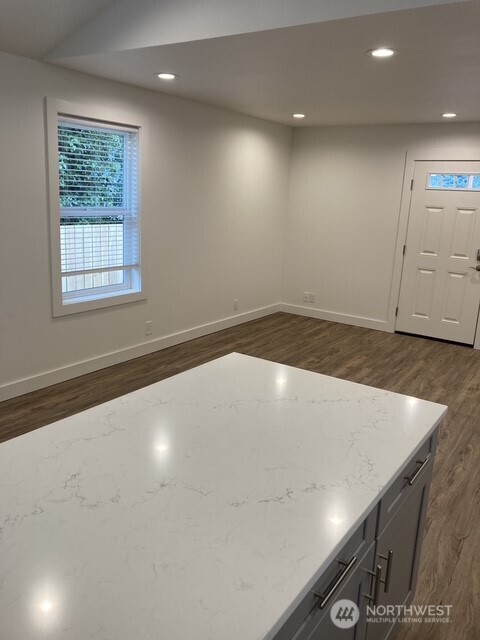 618 E Myrtle Street Property Photo 6
