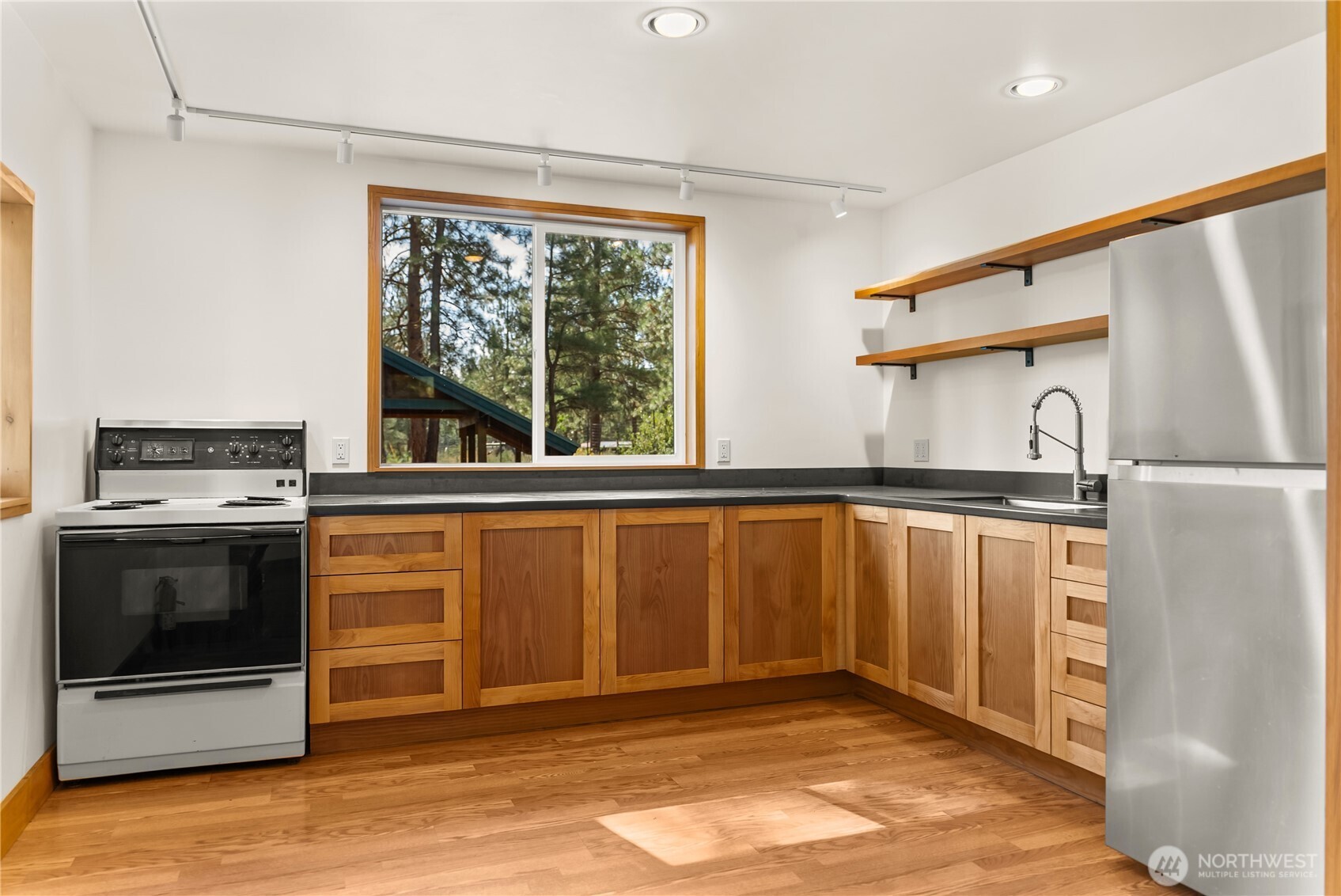 28 Northcott Rd Property Photo 6
