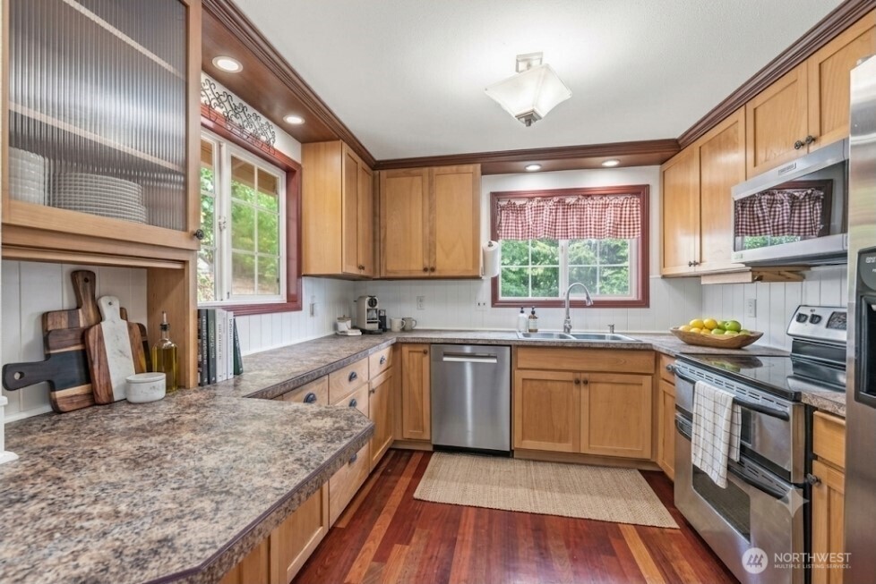 226 Gwynne Road Property Photo 16