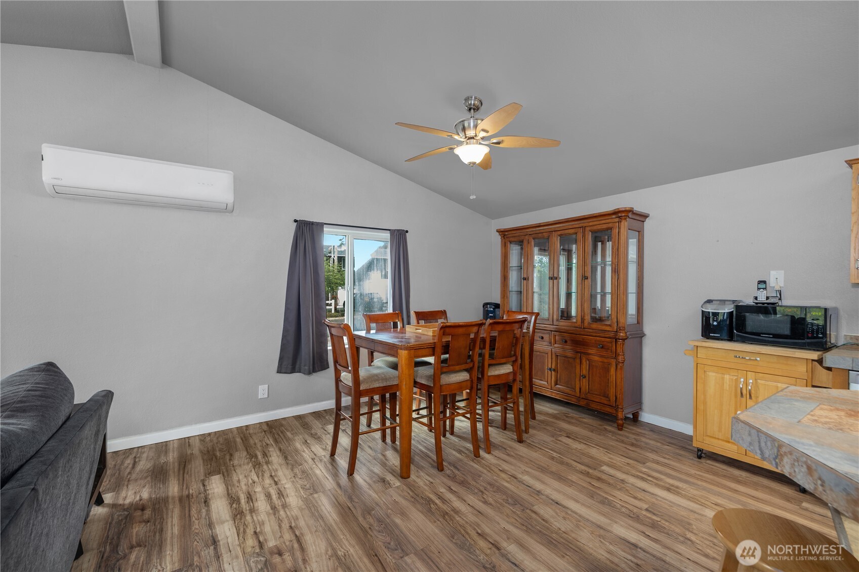 2150 E Timberlake Drive Property Photo 6