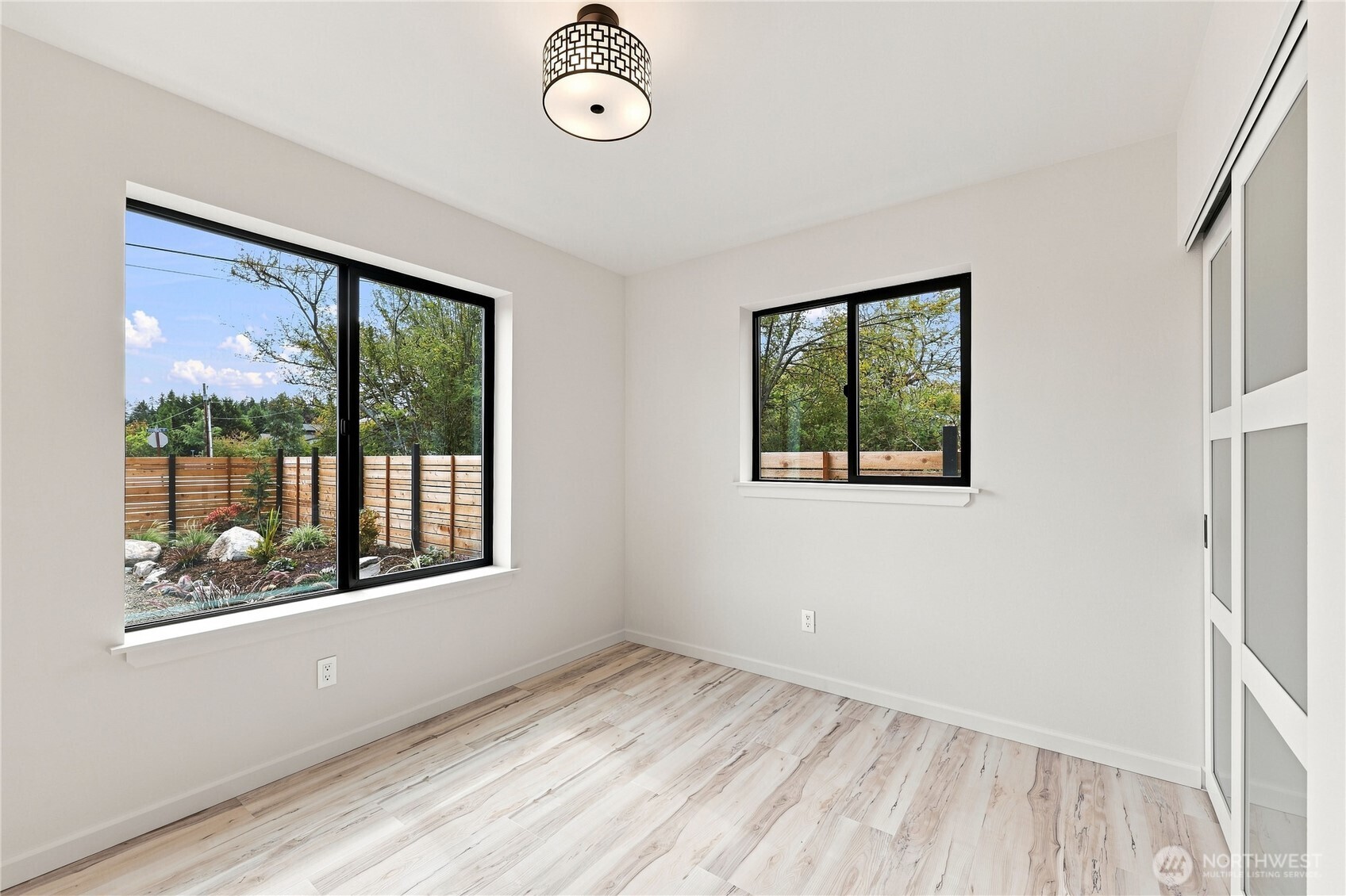 1492 Hastings Avenue Property Photo 15