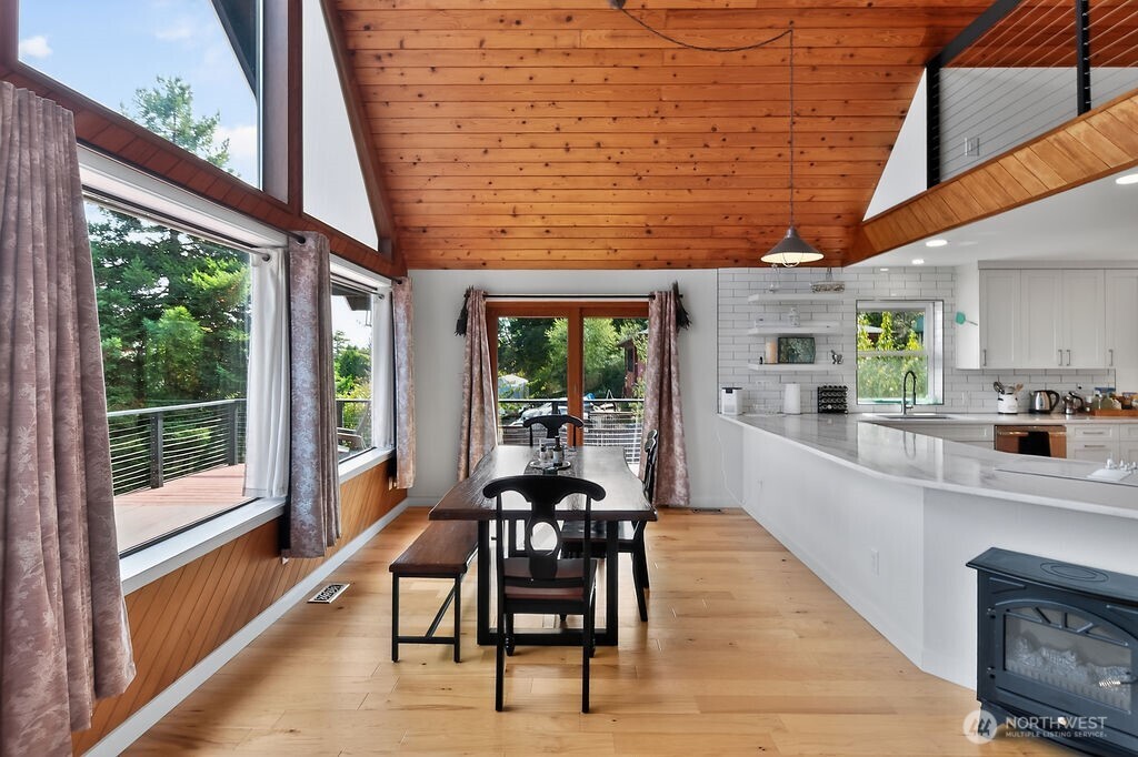 627 Wilson Street Property Photo 11