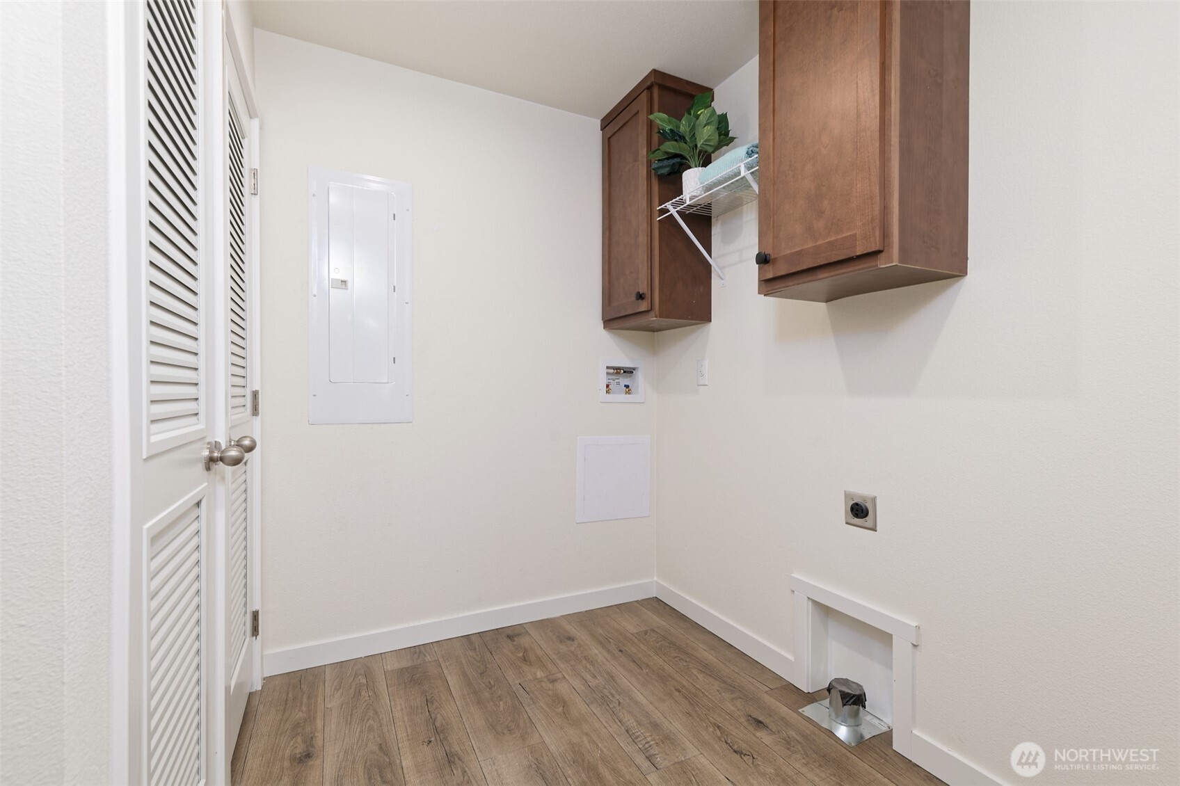 191 E Alderney Street Property Photo 9