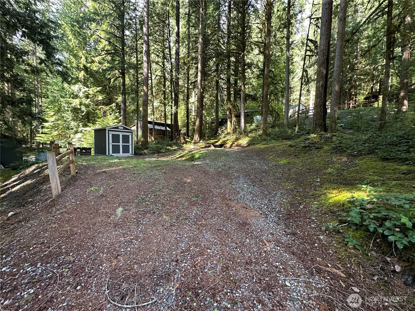 44707 Snee Oosh Trail Property Photo 2