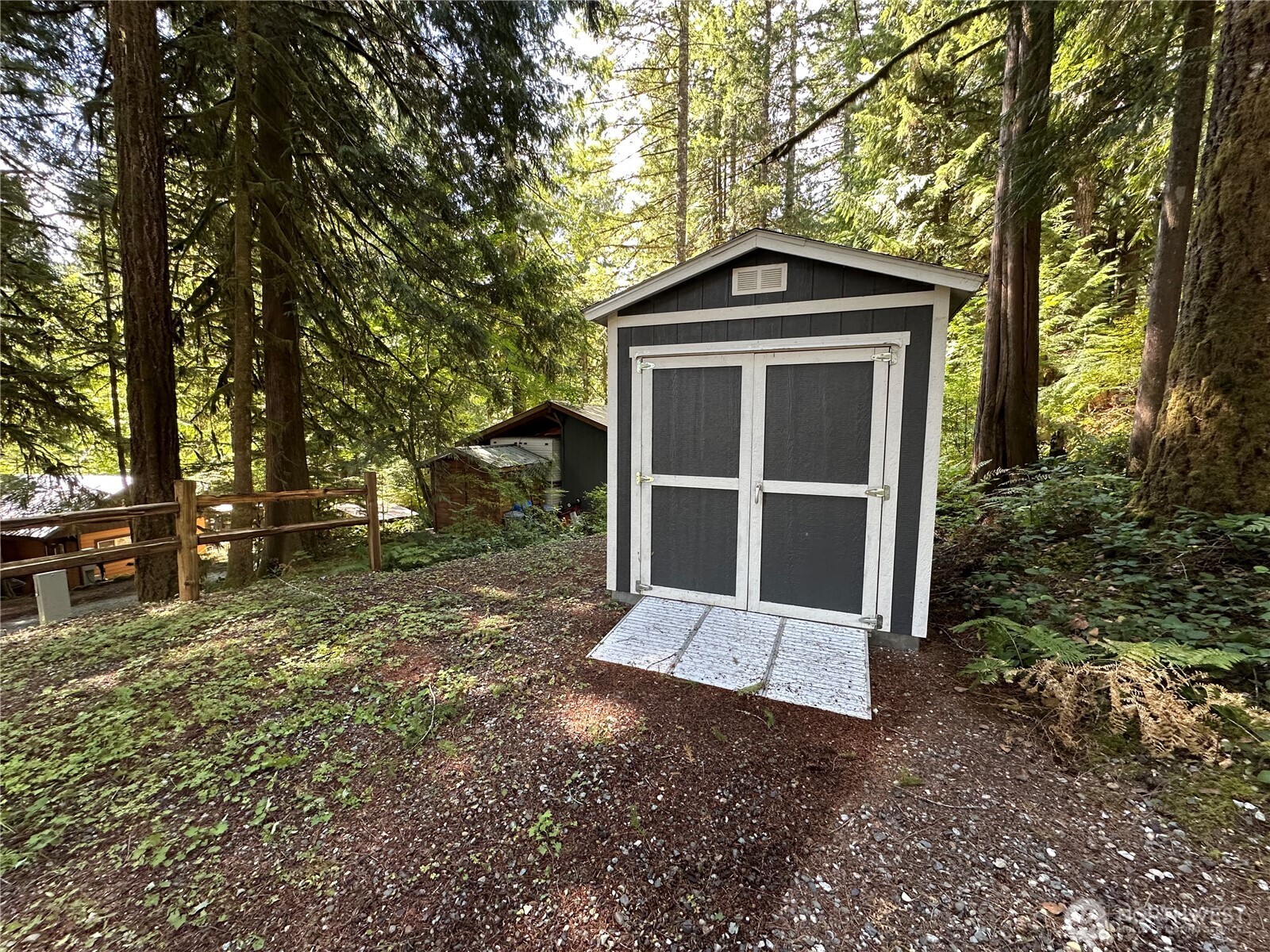 44707 Snee Oosh Trail Property Photo 5