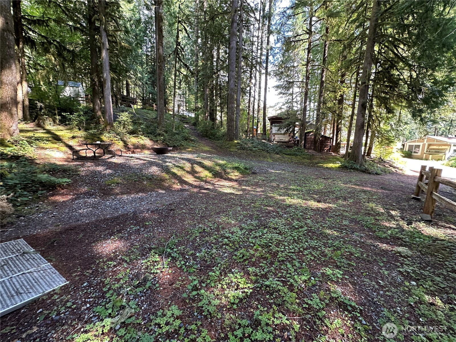 44707 Snee Oosh Trail Property Photo 6