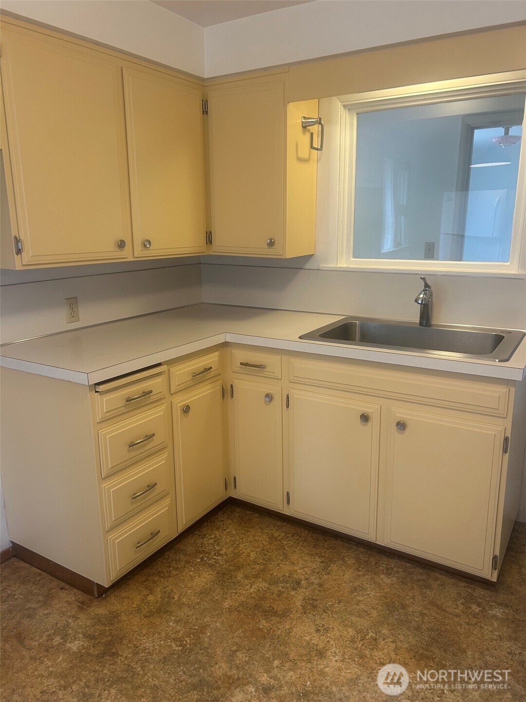 261 Eagle Place Property Photo 5