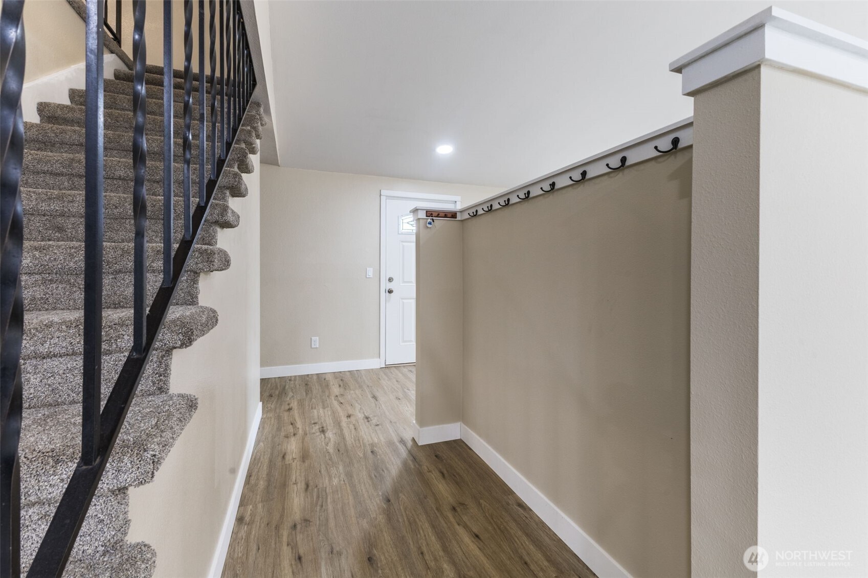 8423 191st Street Property Photo 6