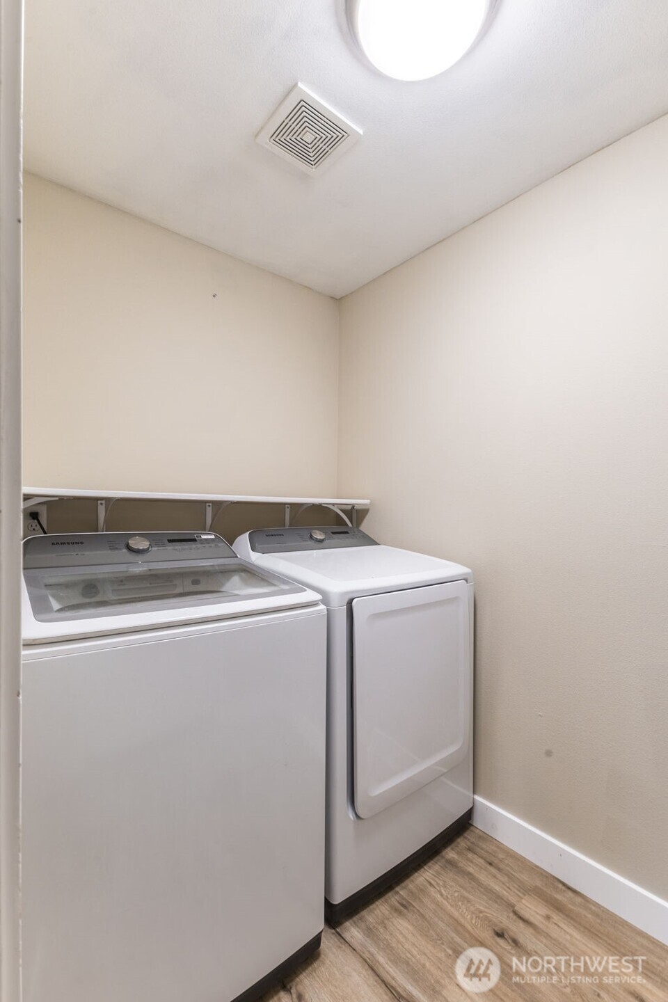 8423 191st Street Property Photo 12
