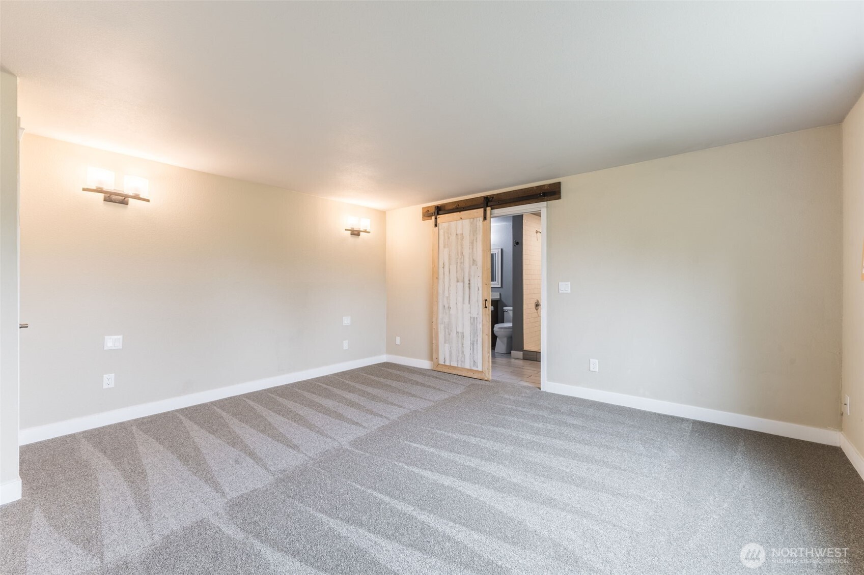 8423 191st Street Property Photo 13