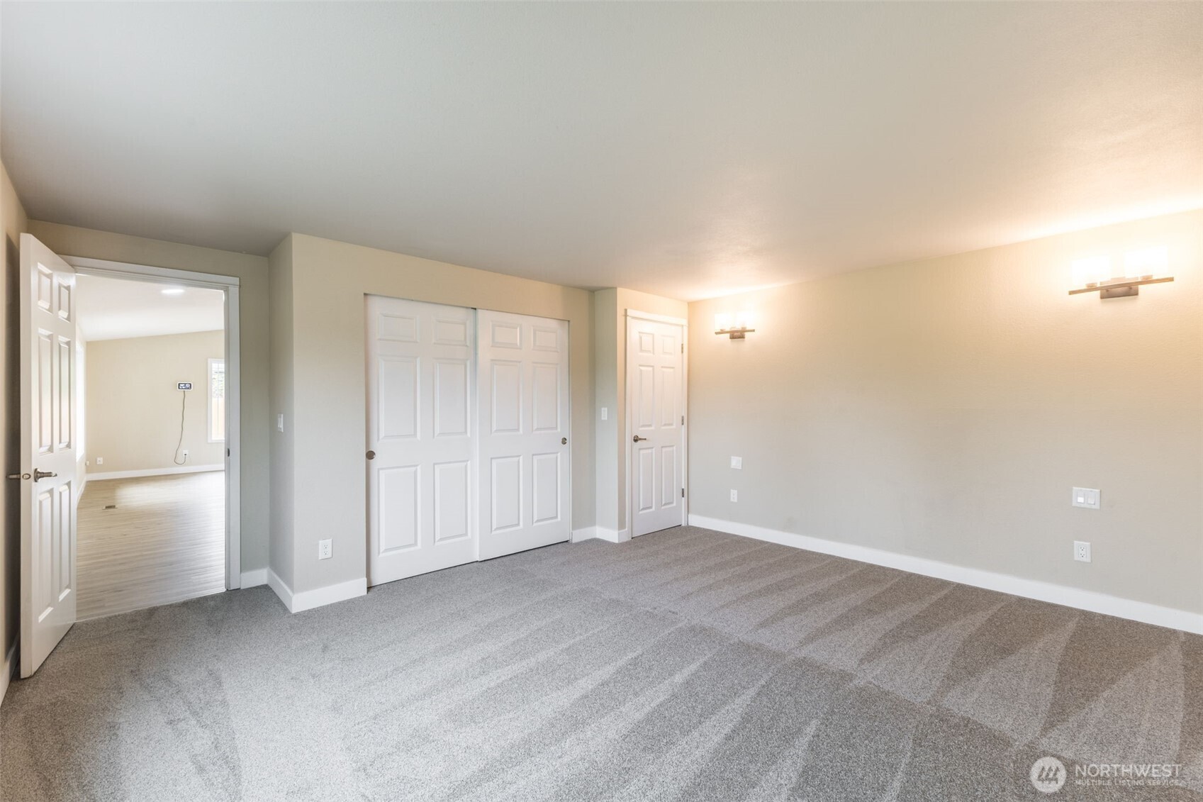 8423 191st Street Property Photo 14
