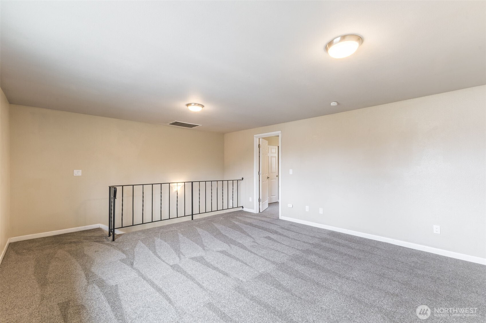 8423 191st Street Property Photo 18