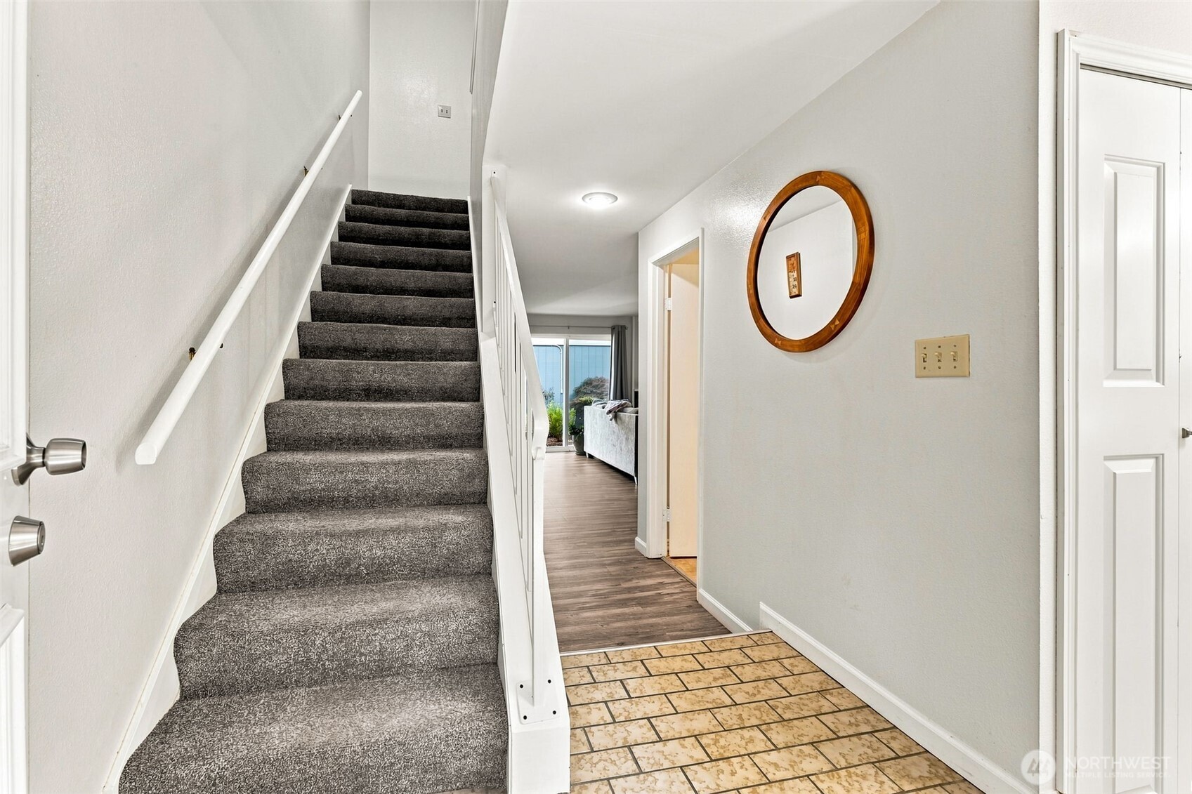 8638 Onyx Drive E Property Photo 11