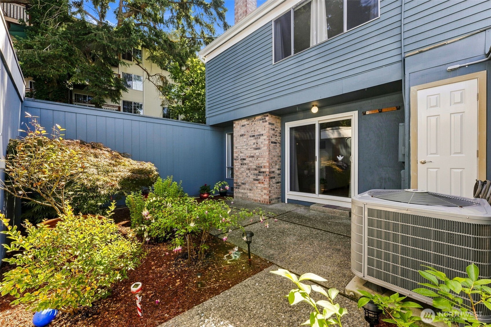 8638 Onyx Drive E Property Photo 17