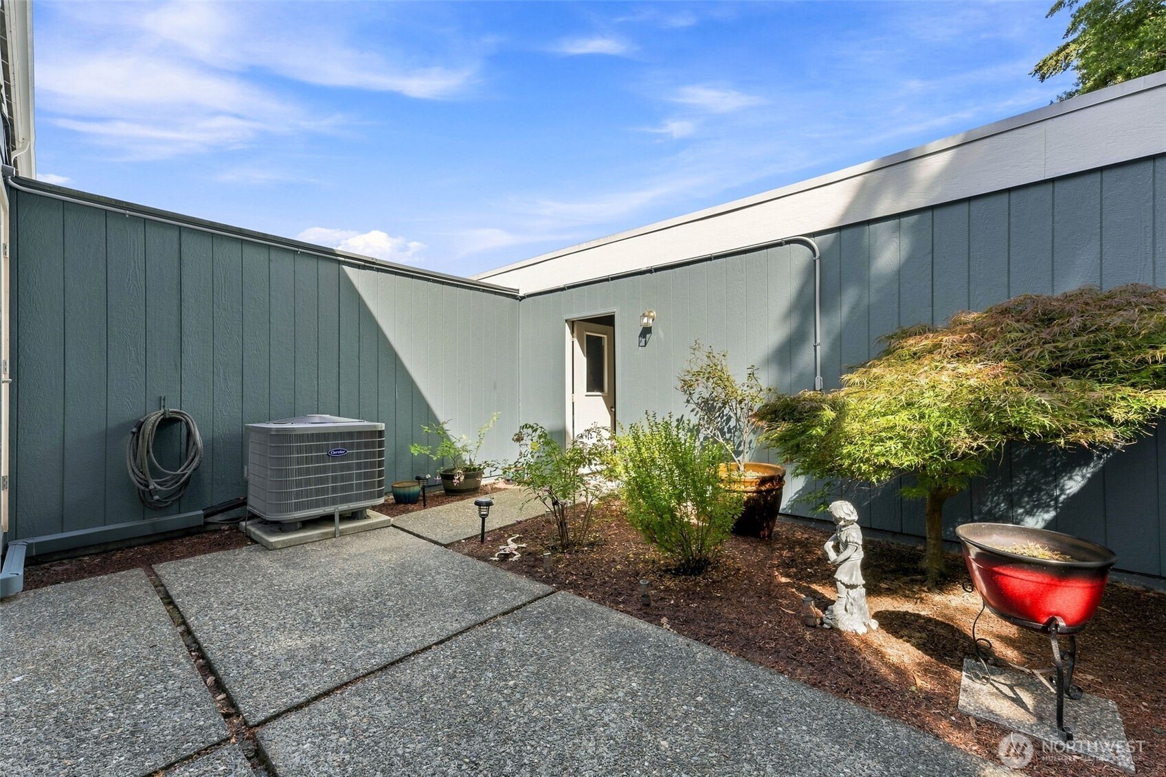 8638 Onyx Drive E Property Photo 18