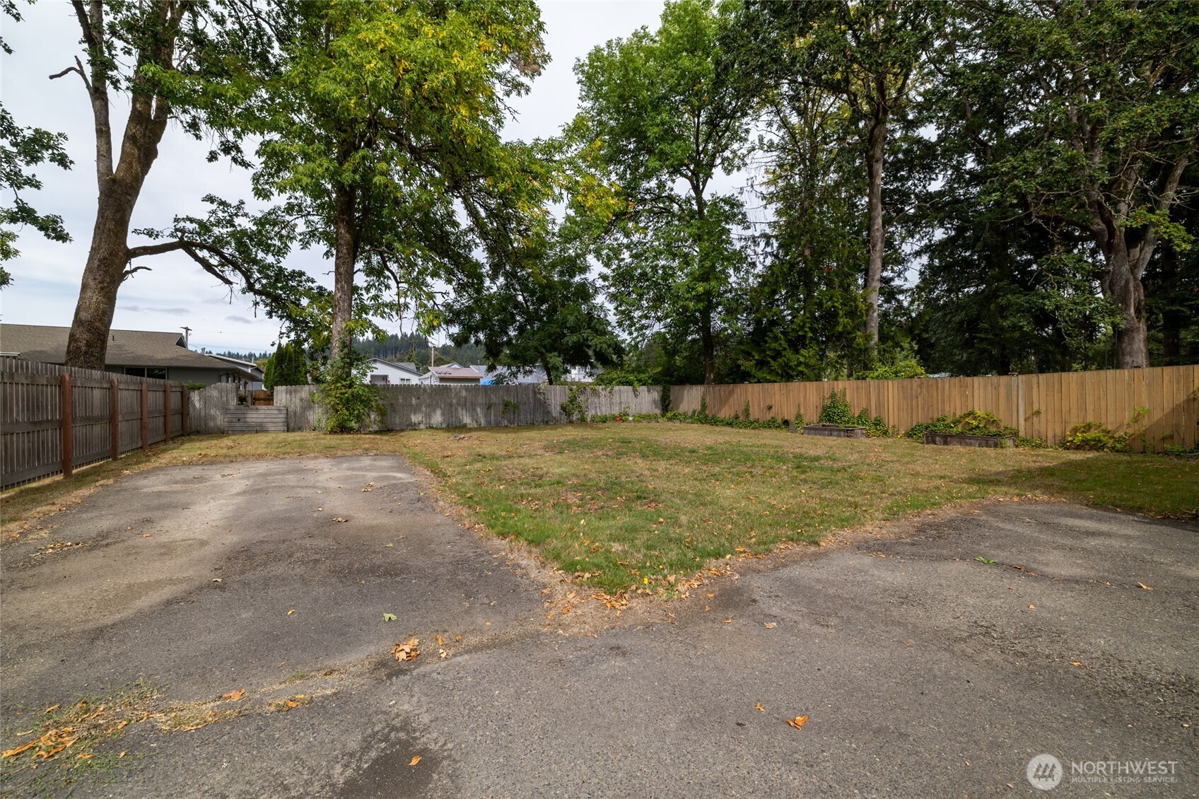 1424 Kelly Avenue Property Photo 5