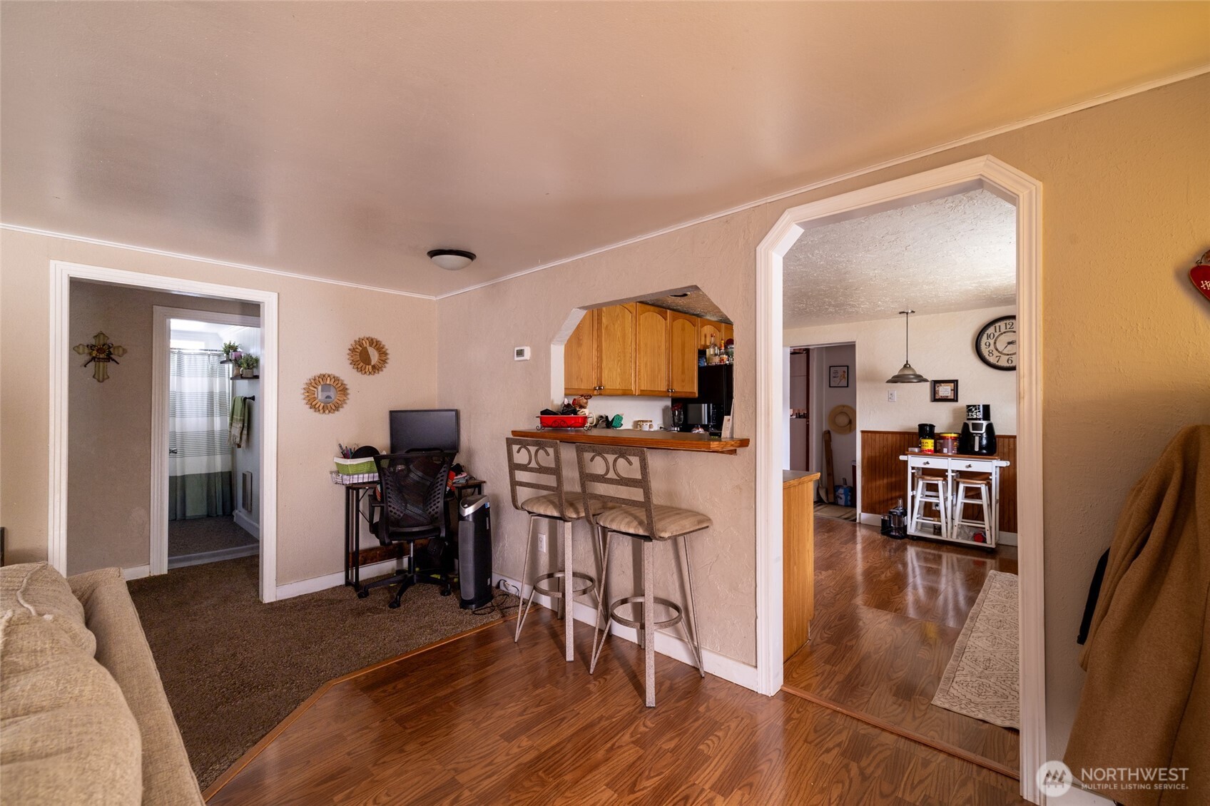 1424 Kelly Avenue Property Photo 8