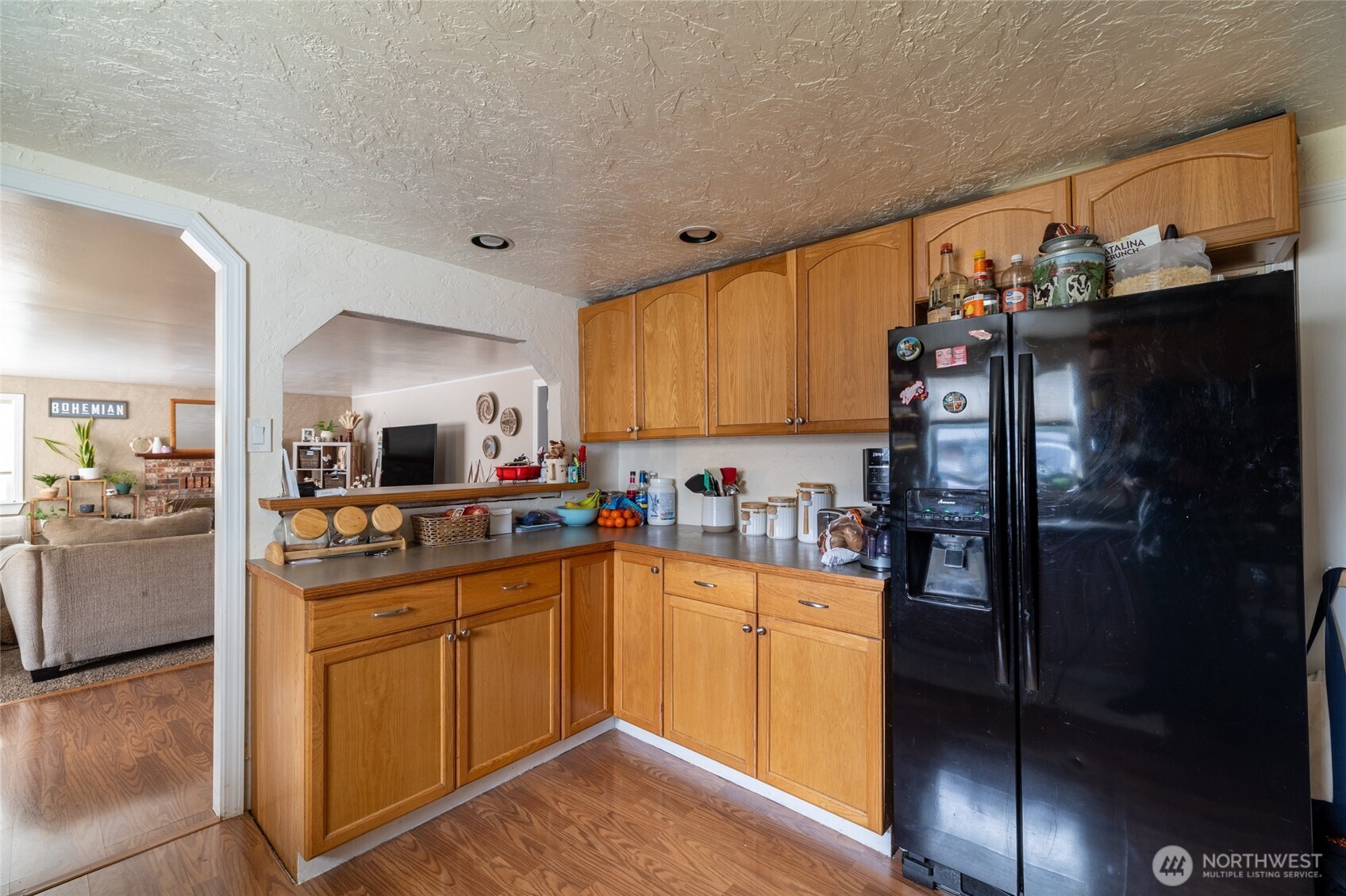1424 Kelly Avenue Property Photo 9