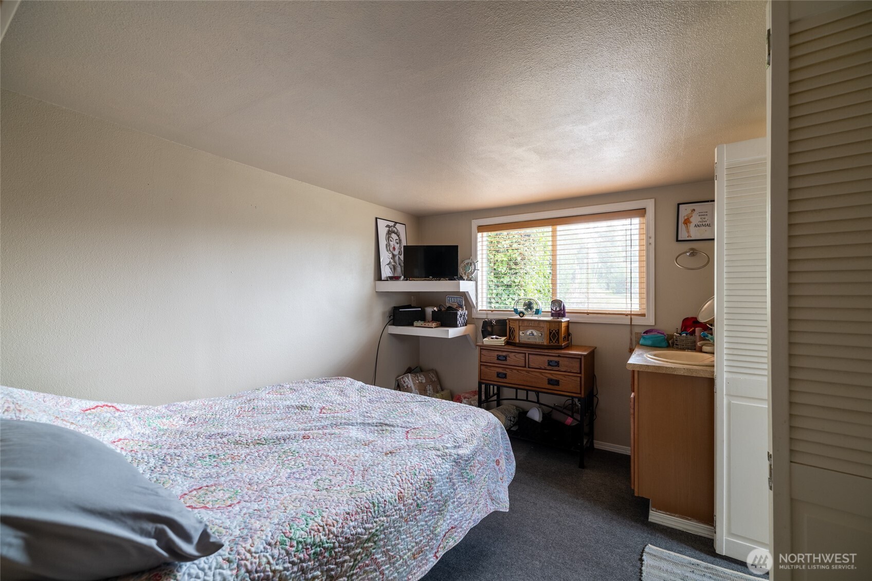 1424 Kelly Avenue Property Photo 15