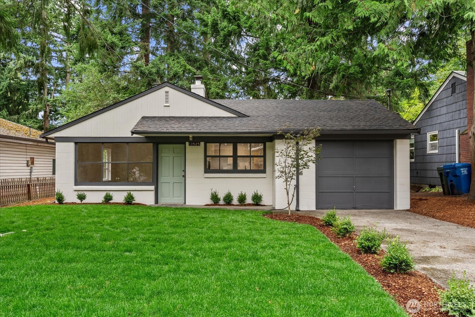 13525 Wallingford Avenue Property Photo 1