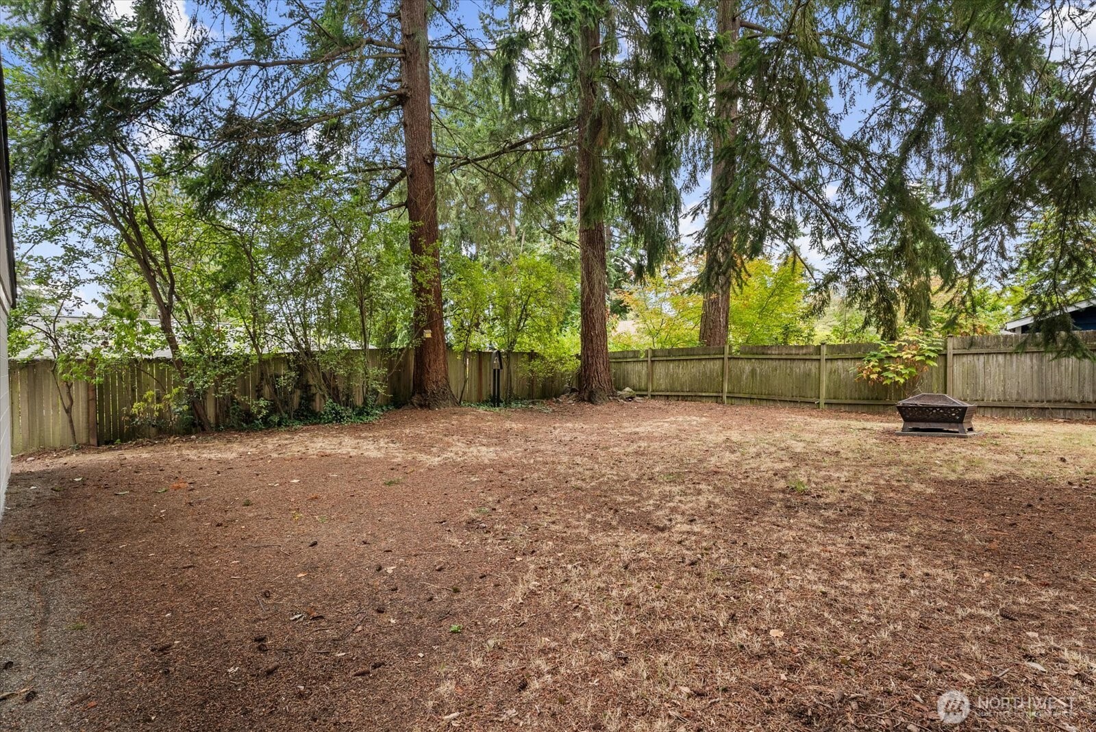 13525 Wallingford Avenue Property Photo 9