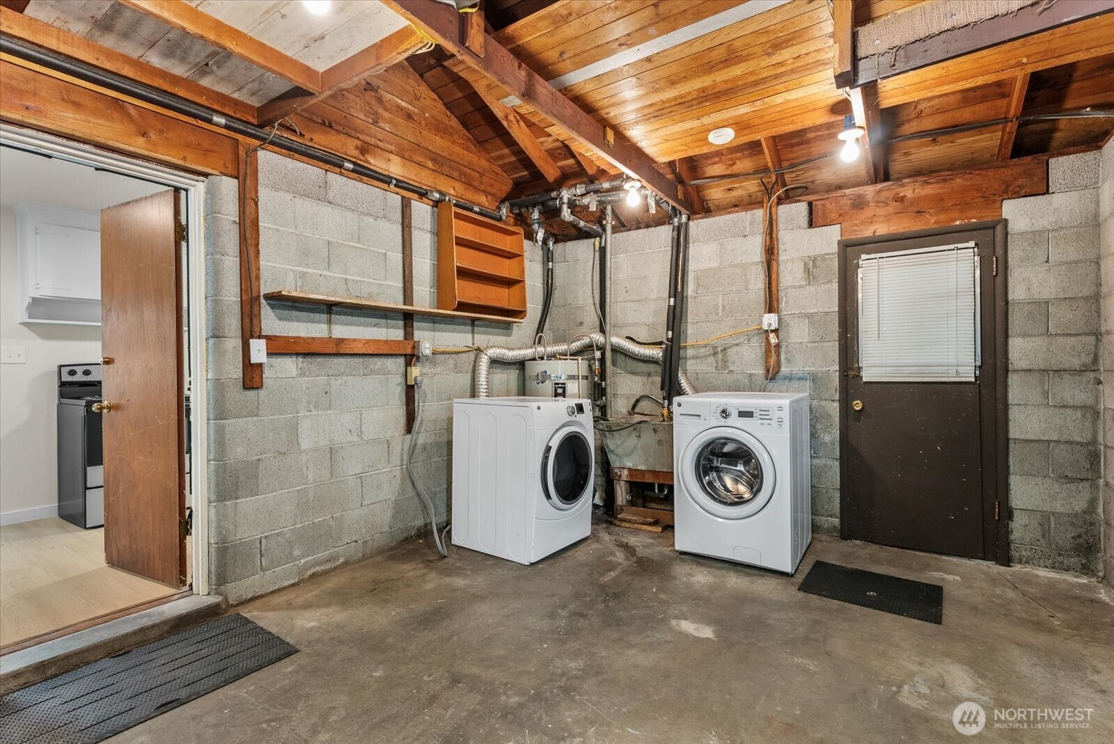 13525 Wallingford Avenue Property Photo 11