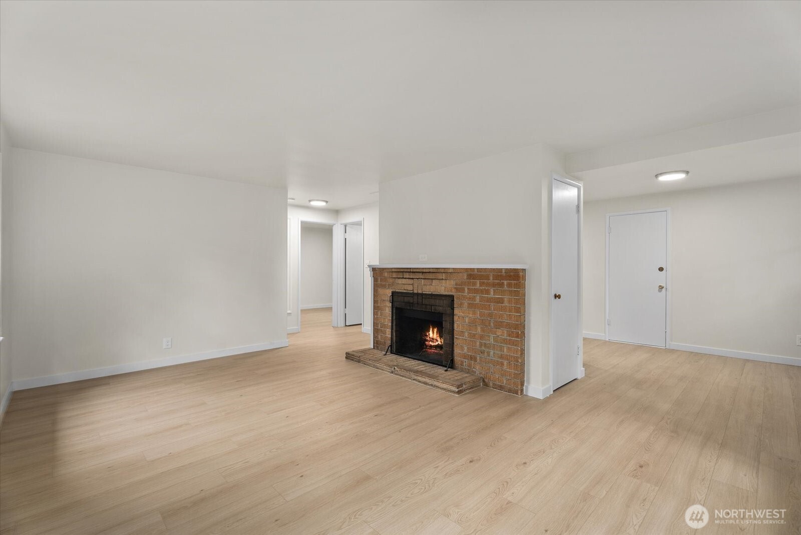 13525 Wallingford Avenue Property Photo 14