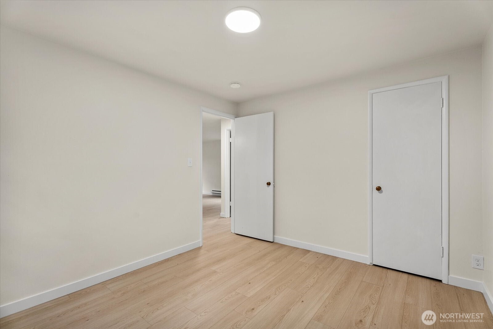 13525 Wallingford Avenue Property Photo 15
