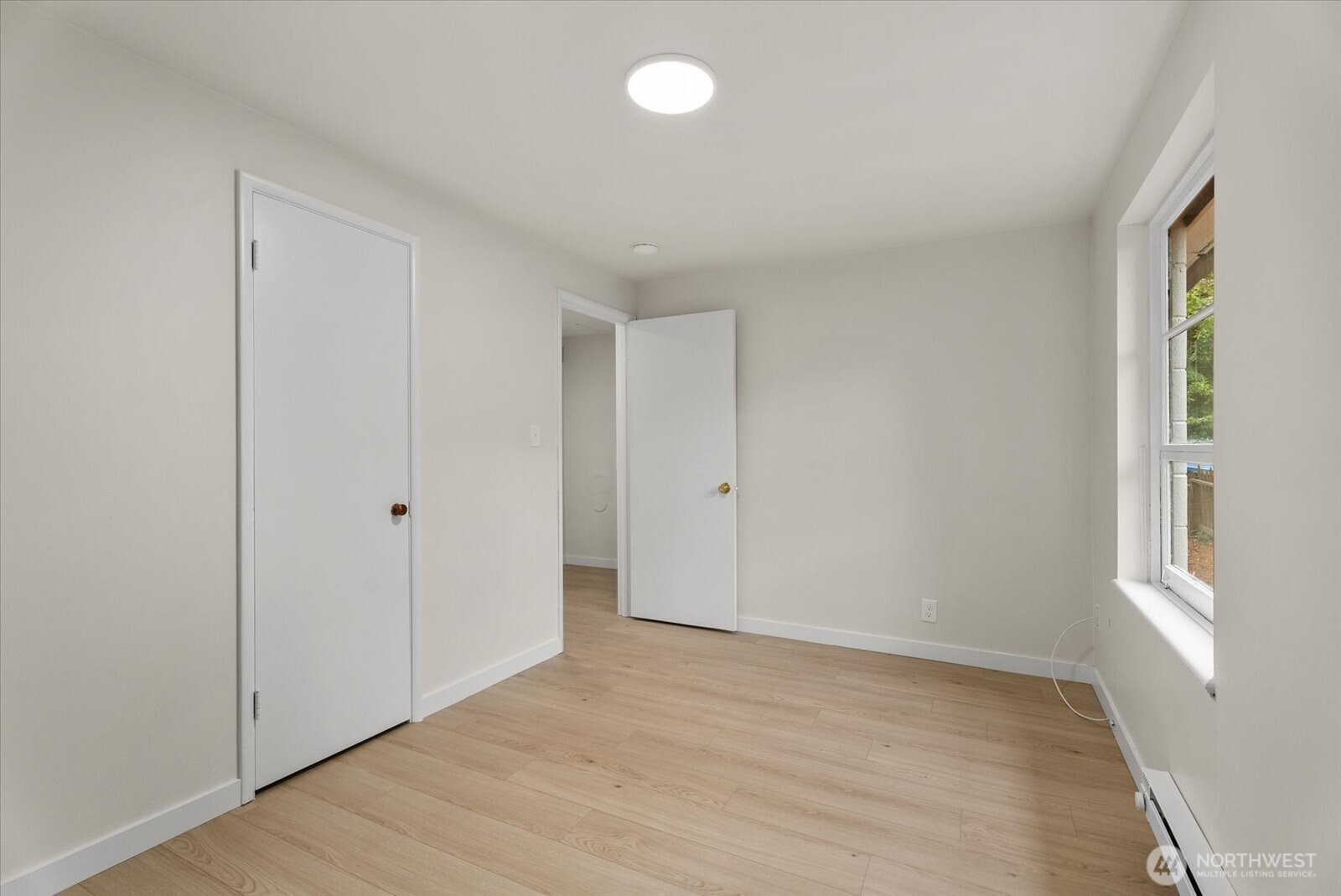 13525 Wallingford Avenue Property Photo 16