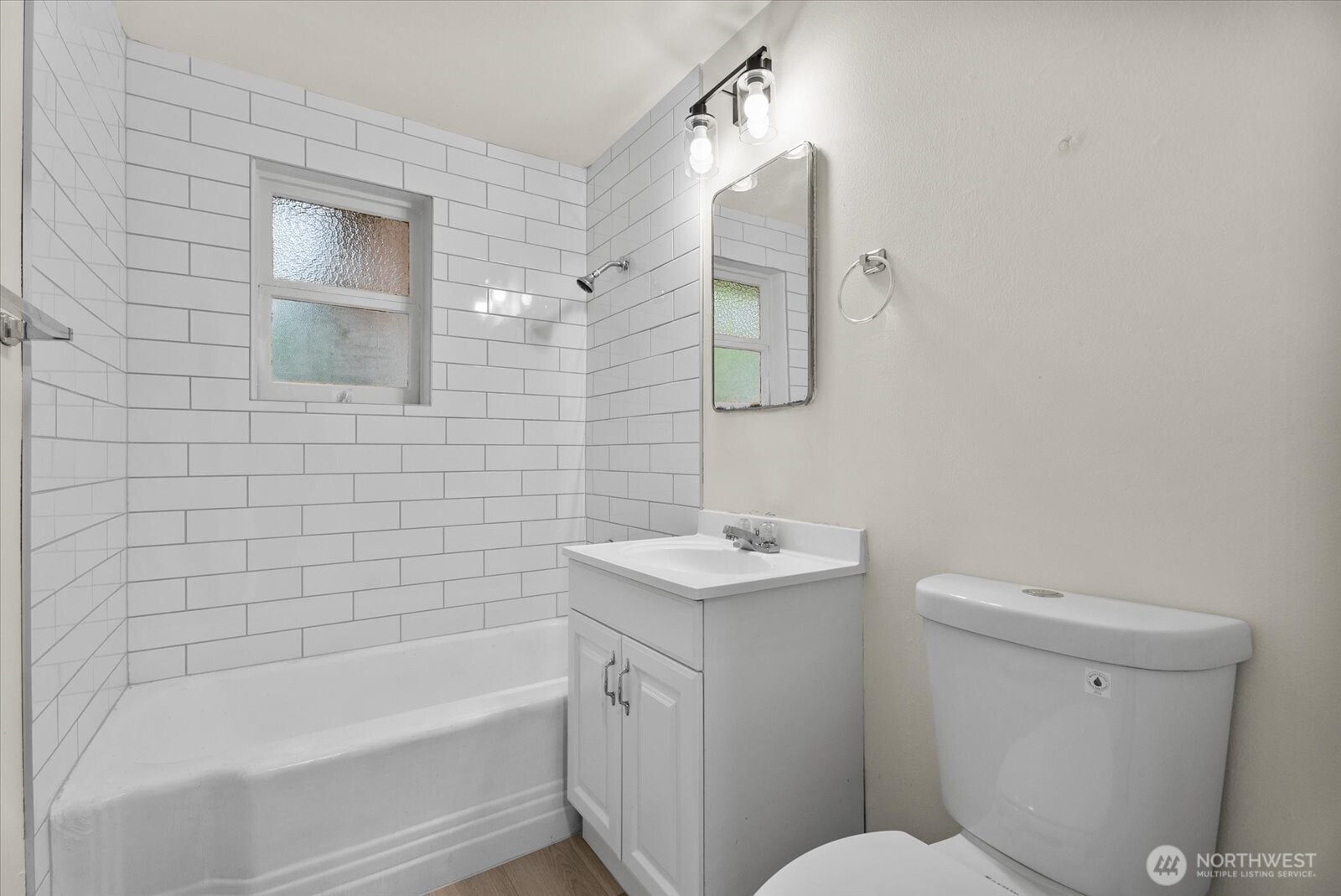 13525 Wallingford Avenue Property Photo 18