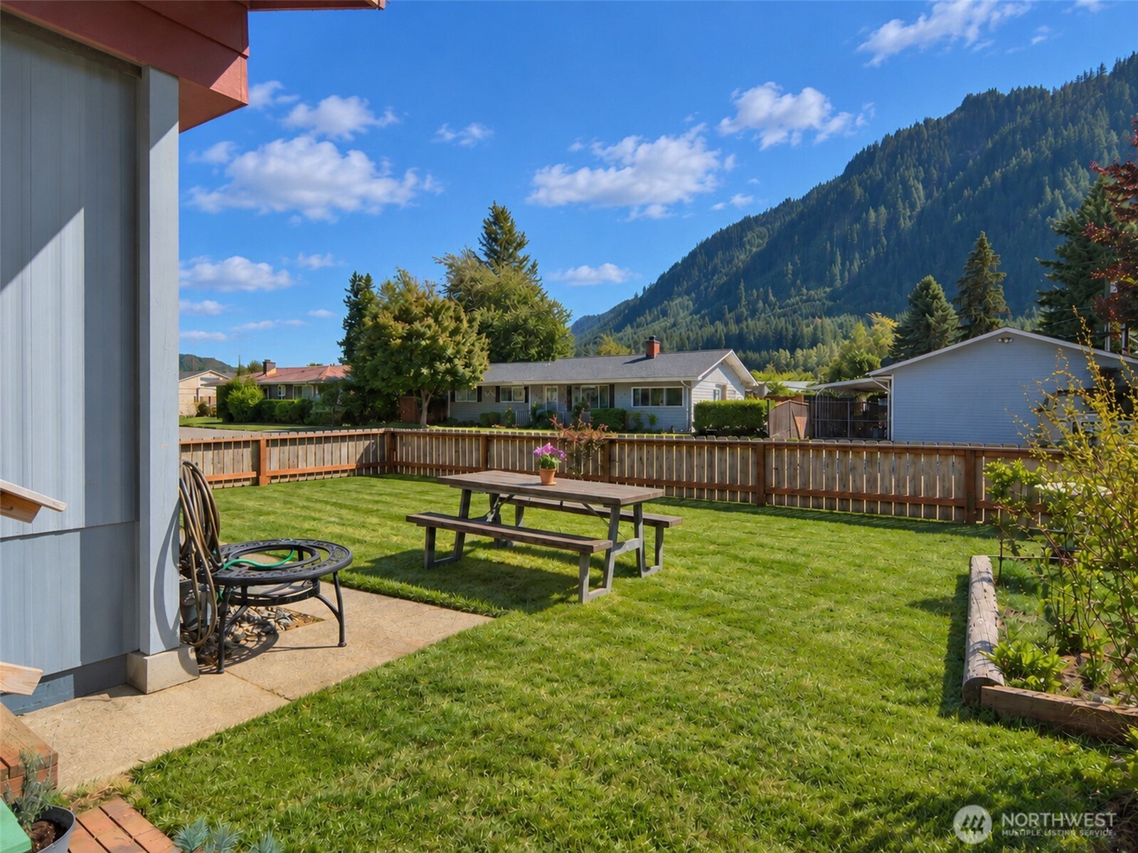 344 Temple Avenue Property Photo 6