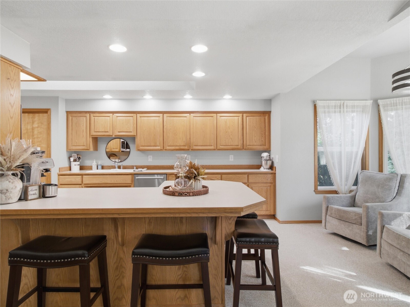 15837 Lawrence Place Property Photo 8