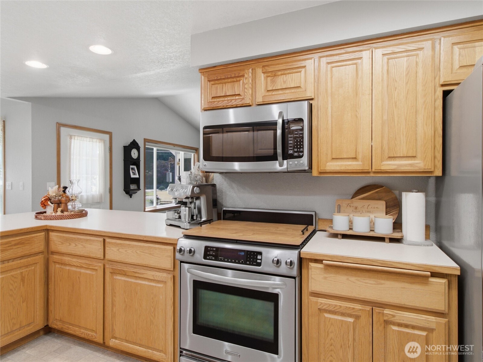 15837 Lawrence Place Property Photo 11