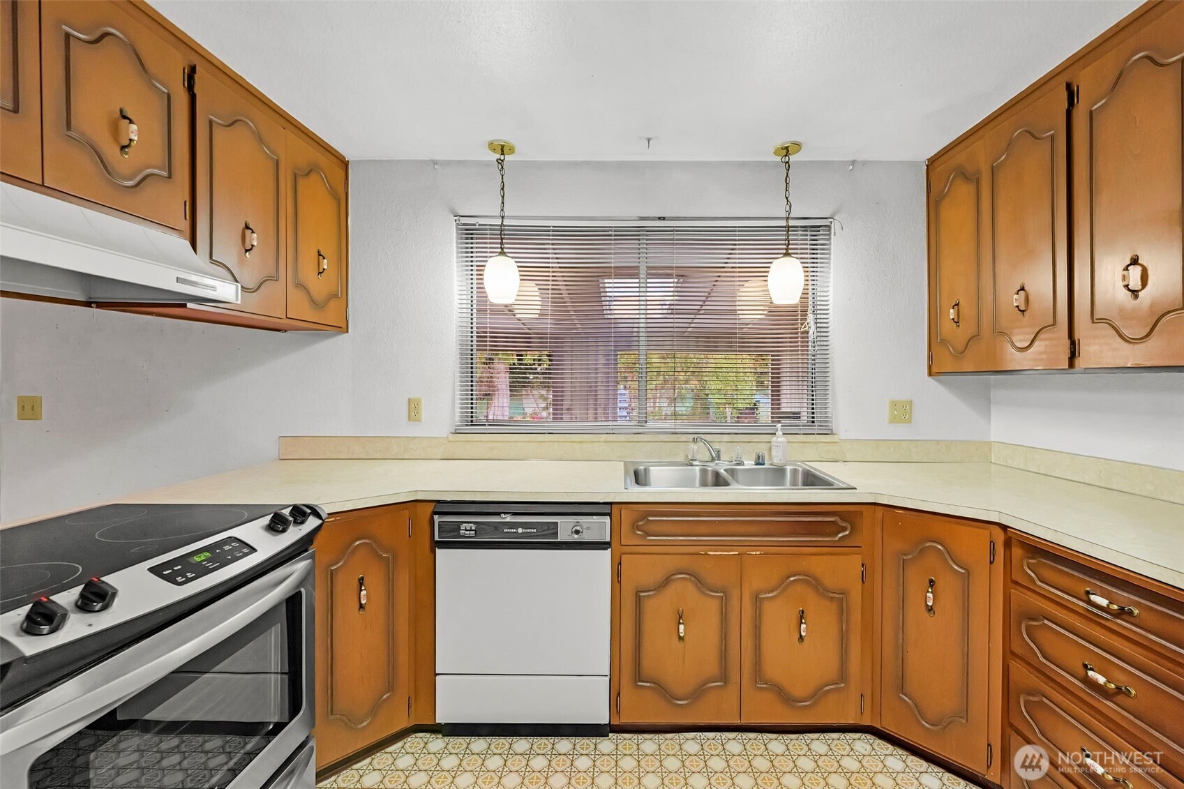 18911 9th Avenue Ct Property Photo 9