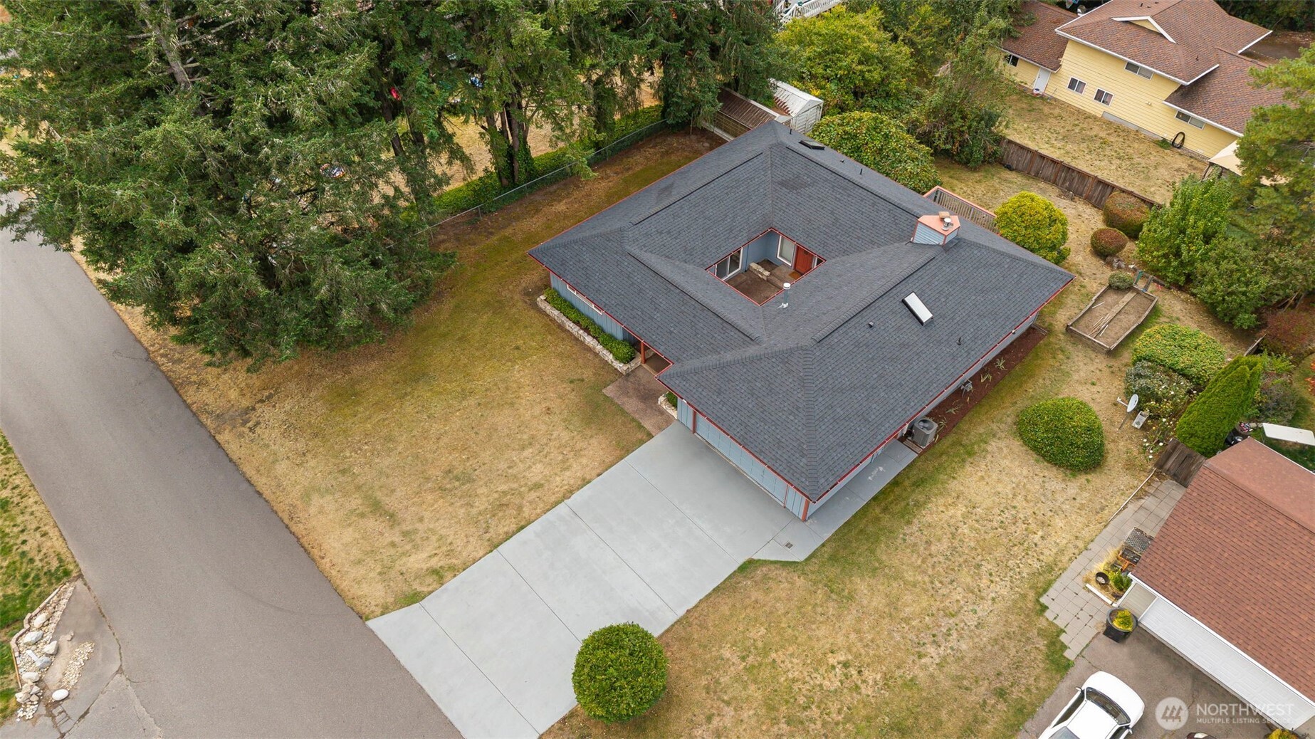 9271 Kristine Drive Property Photo 7