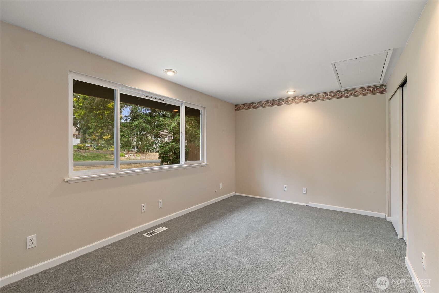 9271 Kristine Drive Property Photo 25