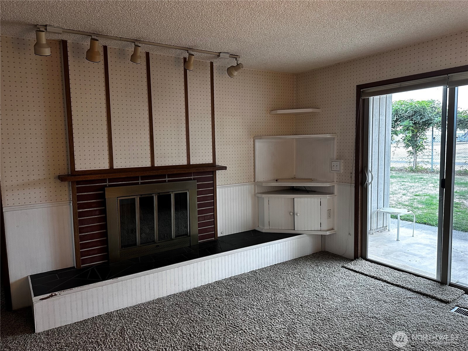 310 Stremler Drive Property Photo 4