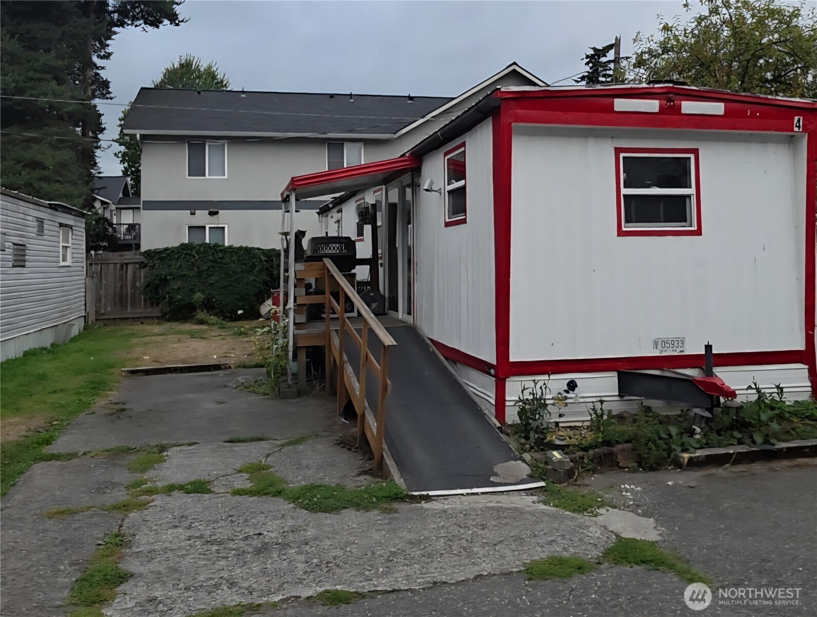 2625 W Maplewood Avenue Property Photo 7