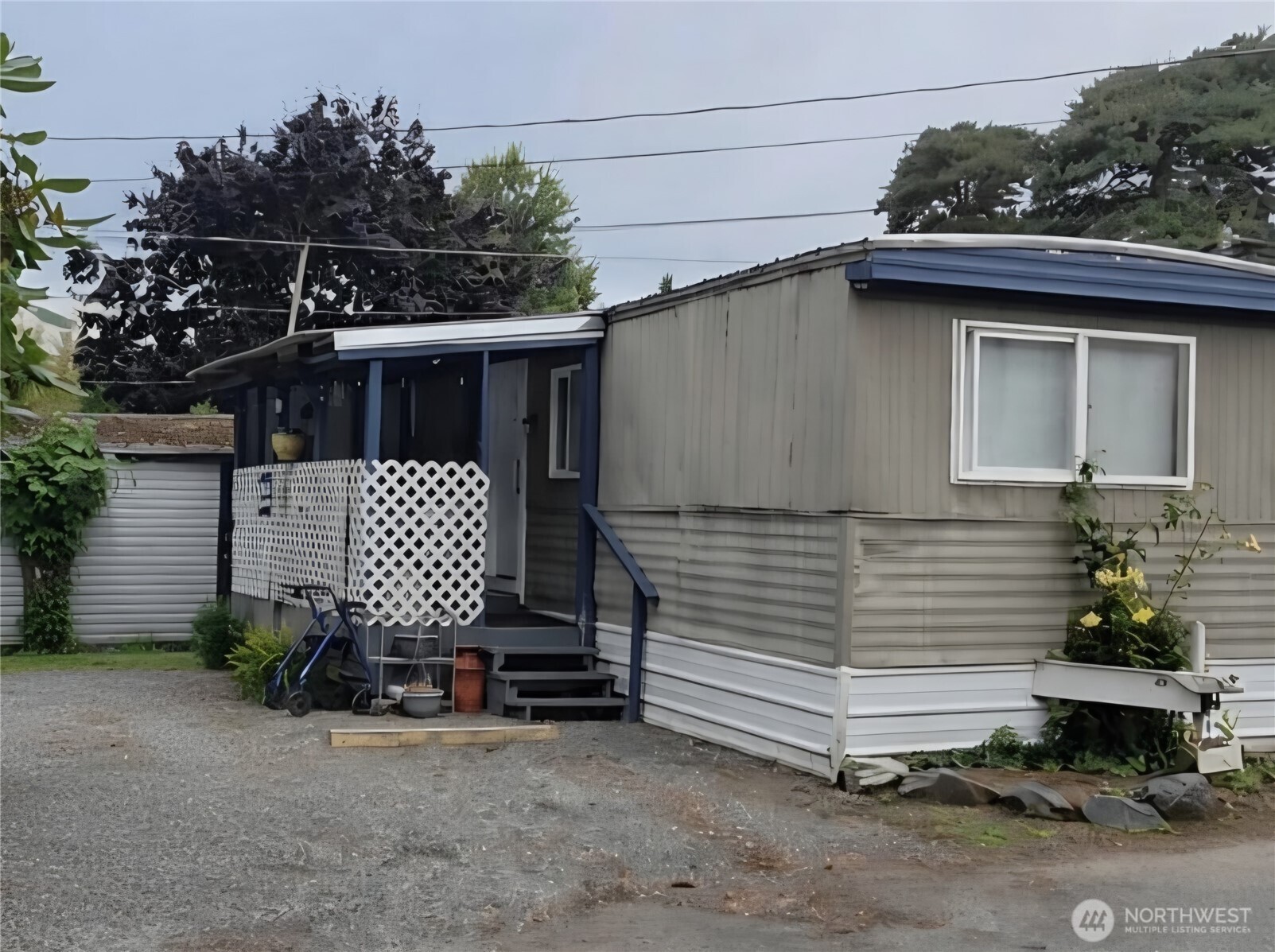 2625 W Maplewood Avenue Property Photo 8