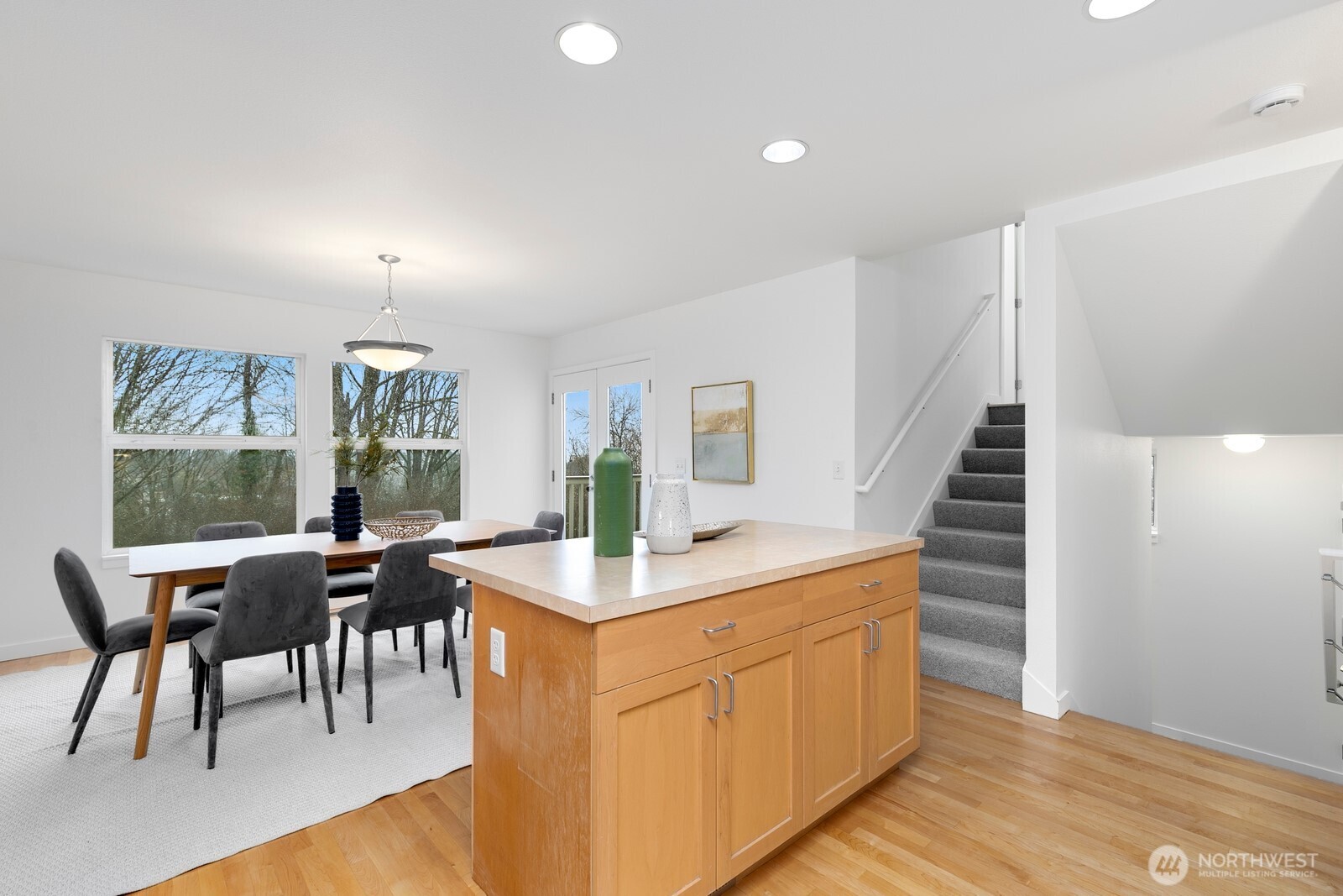 6726 35th Place Property Photo 8