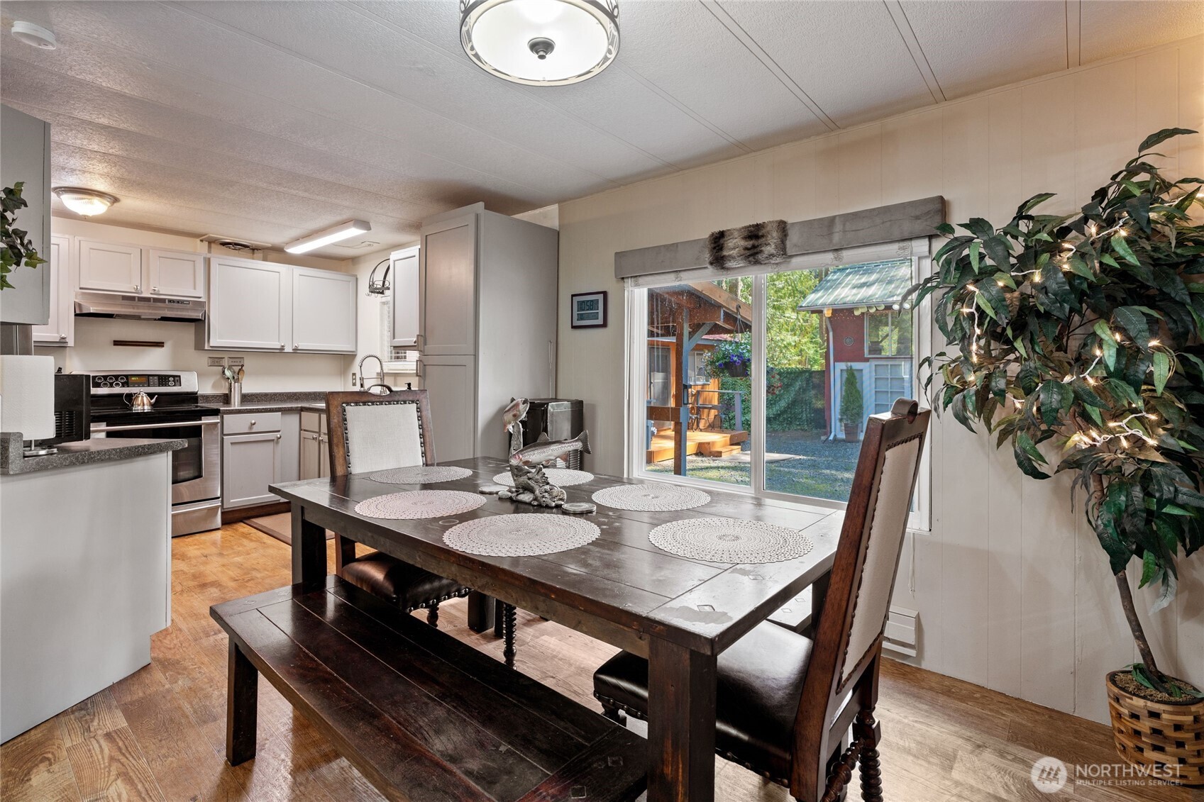 271 Skate Creek Road Property Photo 11