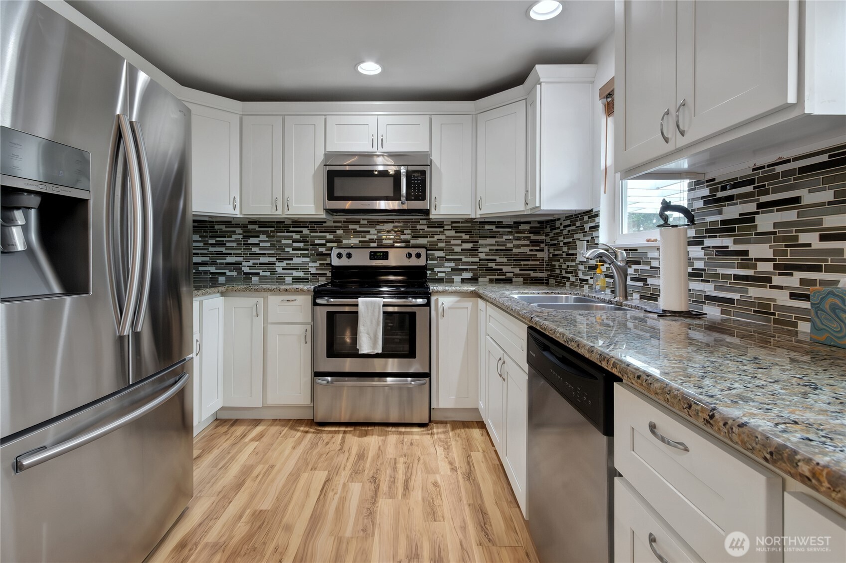 11013 Lundstrom Drive Property Photo 8