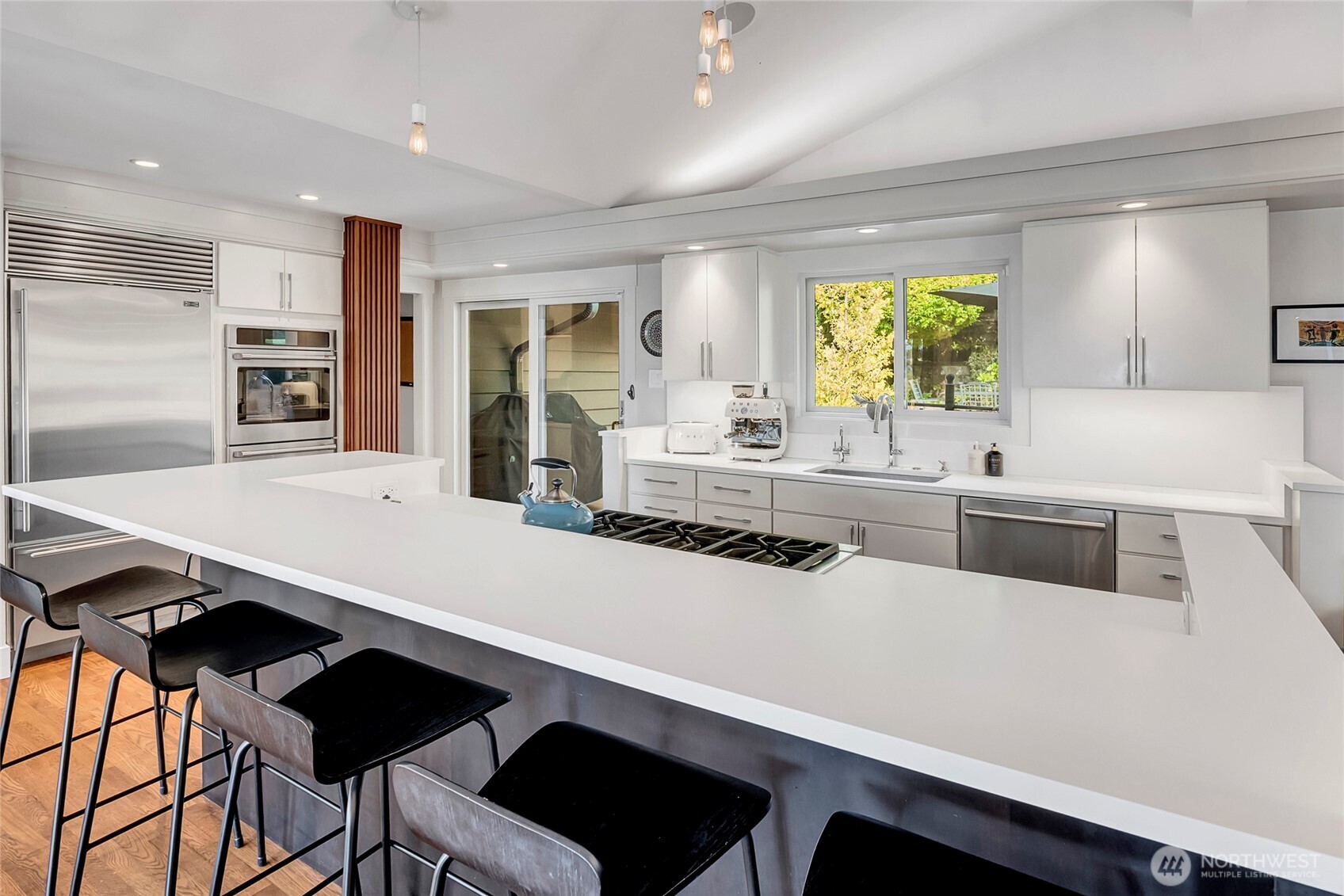 4140 Boulevard Place Property Photo 15