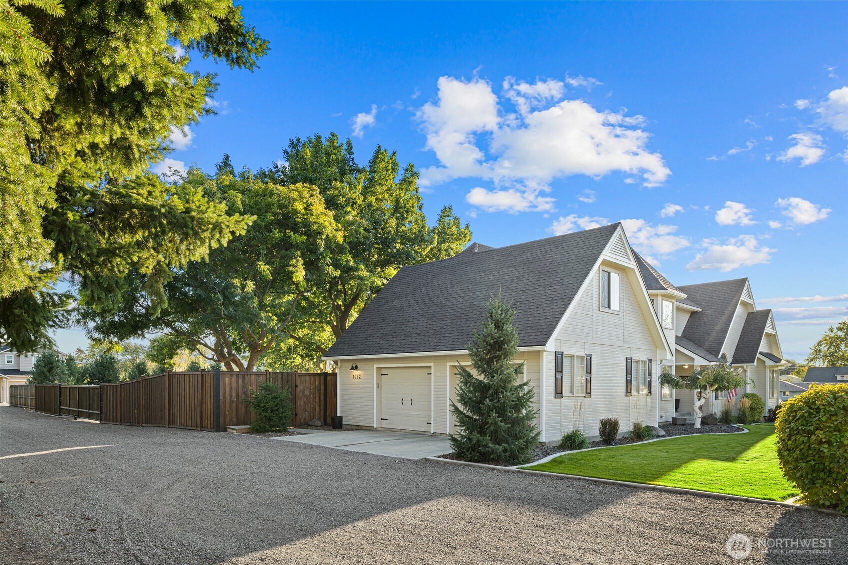 1022 E Capitol Avenue Property Photo 2