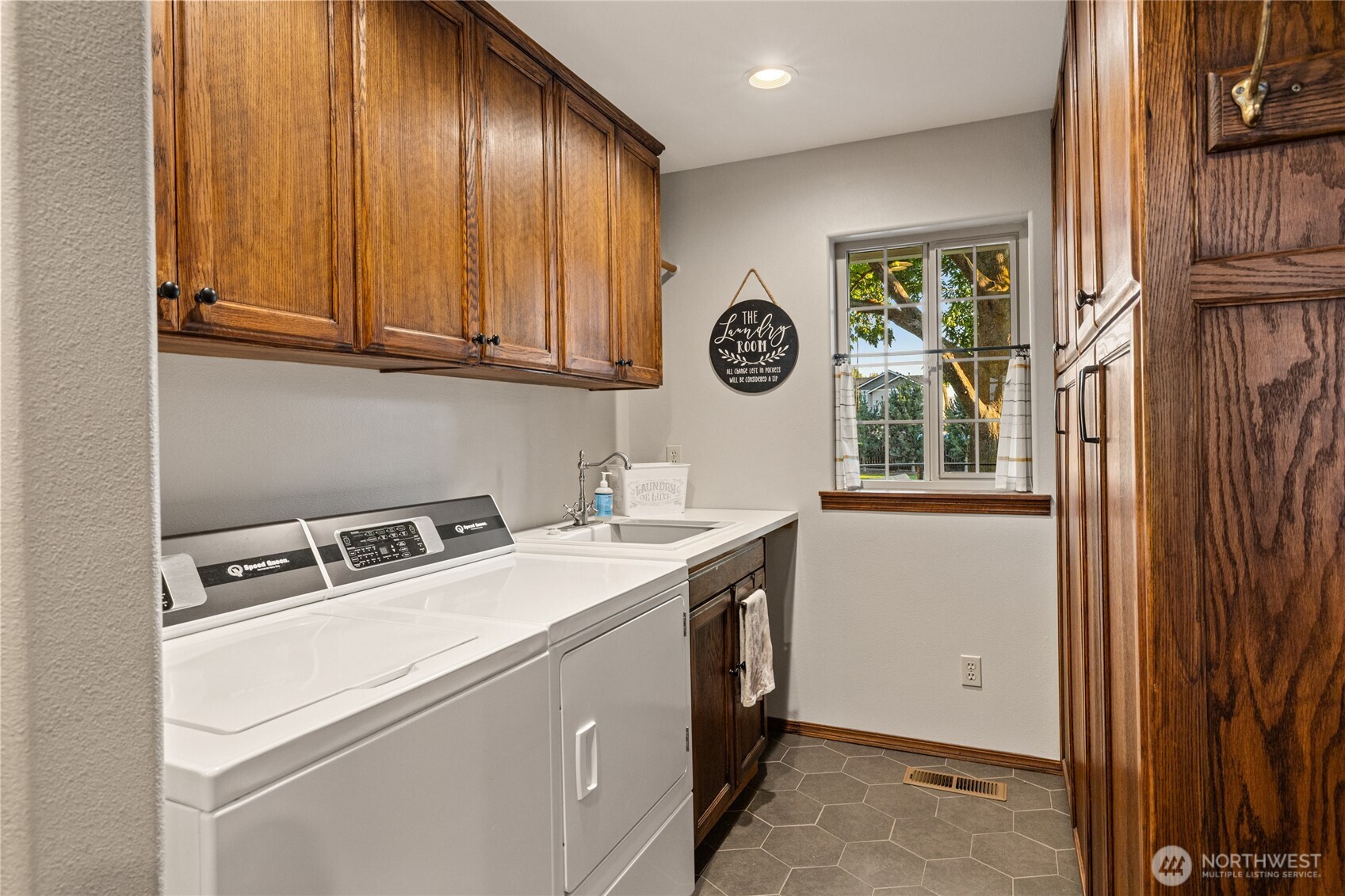 1022 E Capitol Avenue Property Photo 15