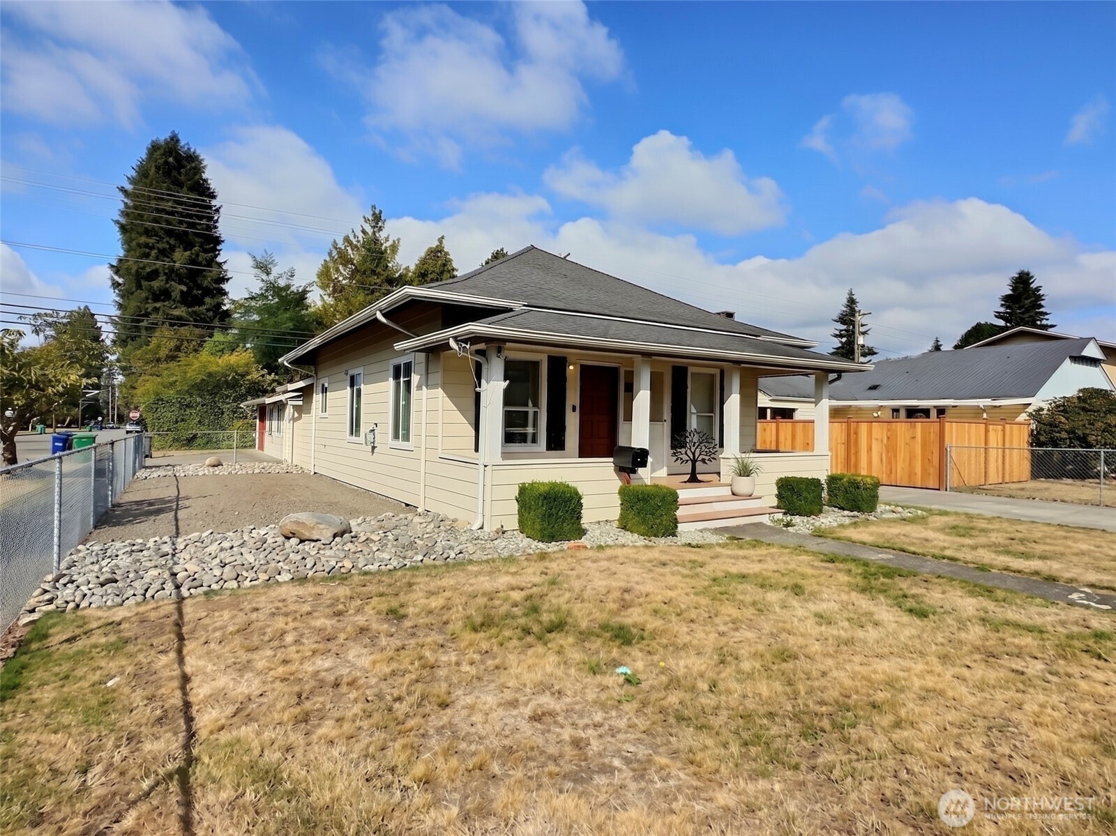 238 S French Avenue Property Photo 3