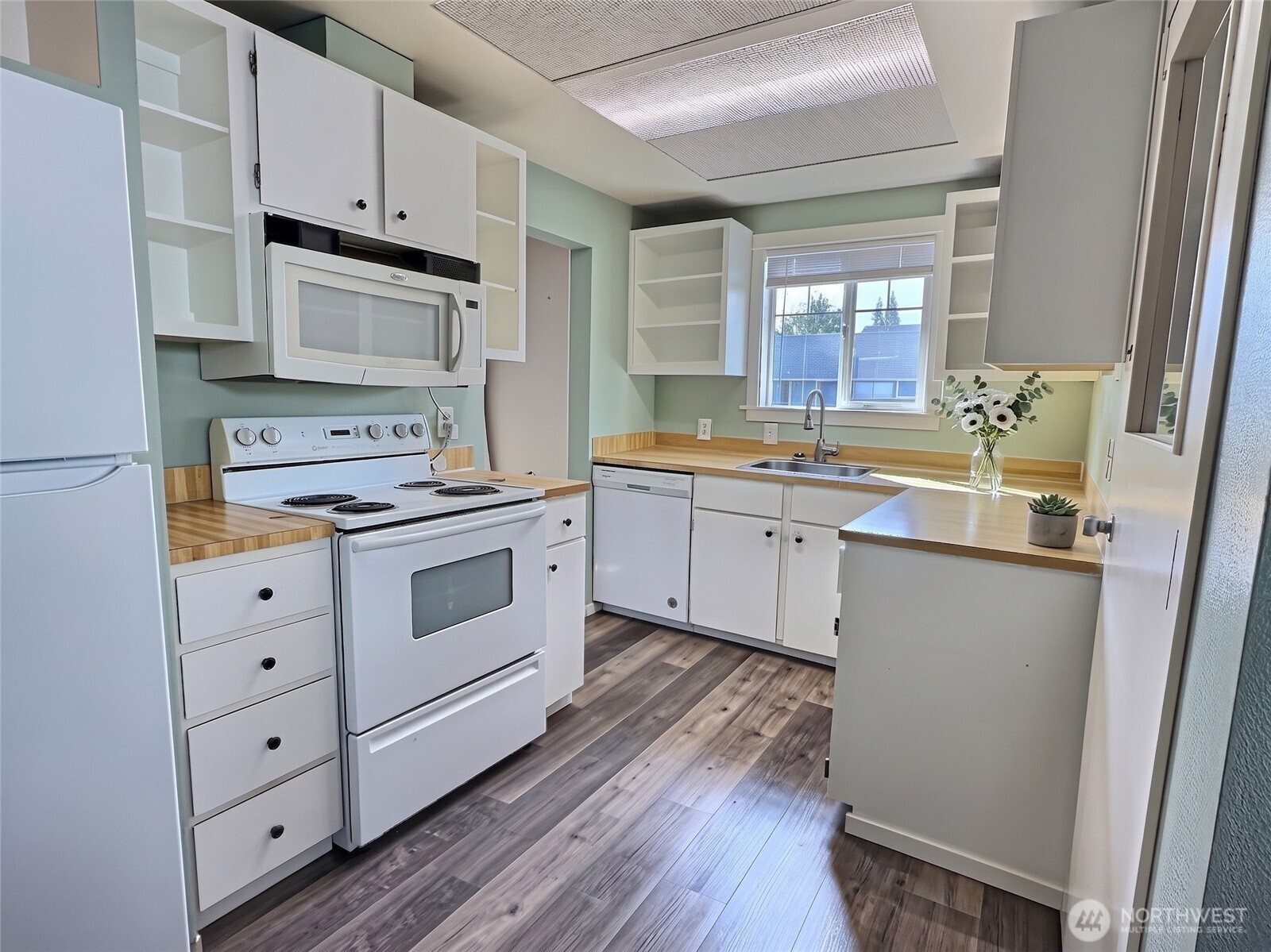 238 S French Avenue Property Photo 8