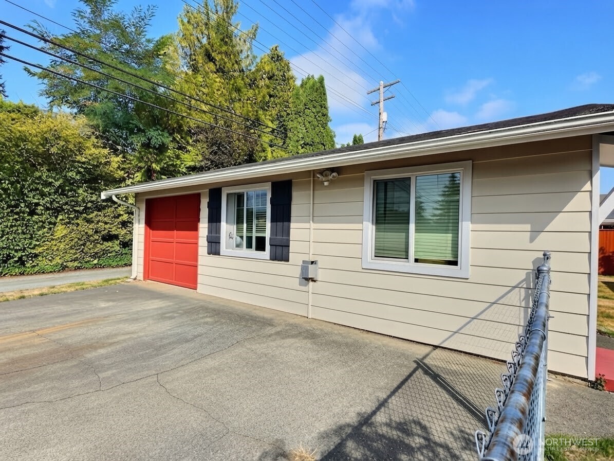 238 S French Avenue Property Photo 15