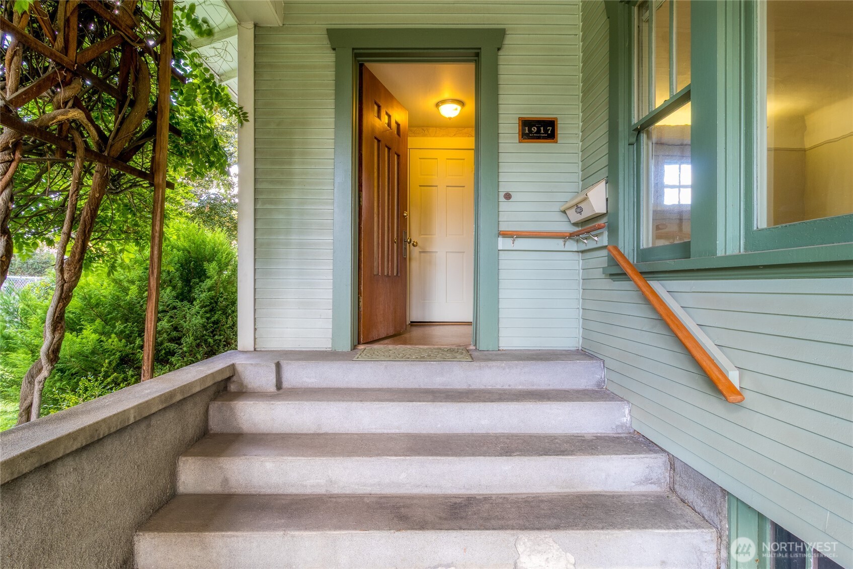 1235 Isaacs Avenue Property Photo 2