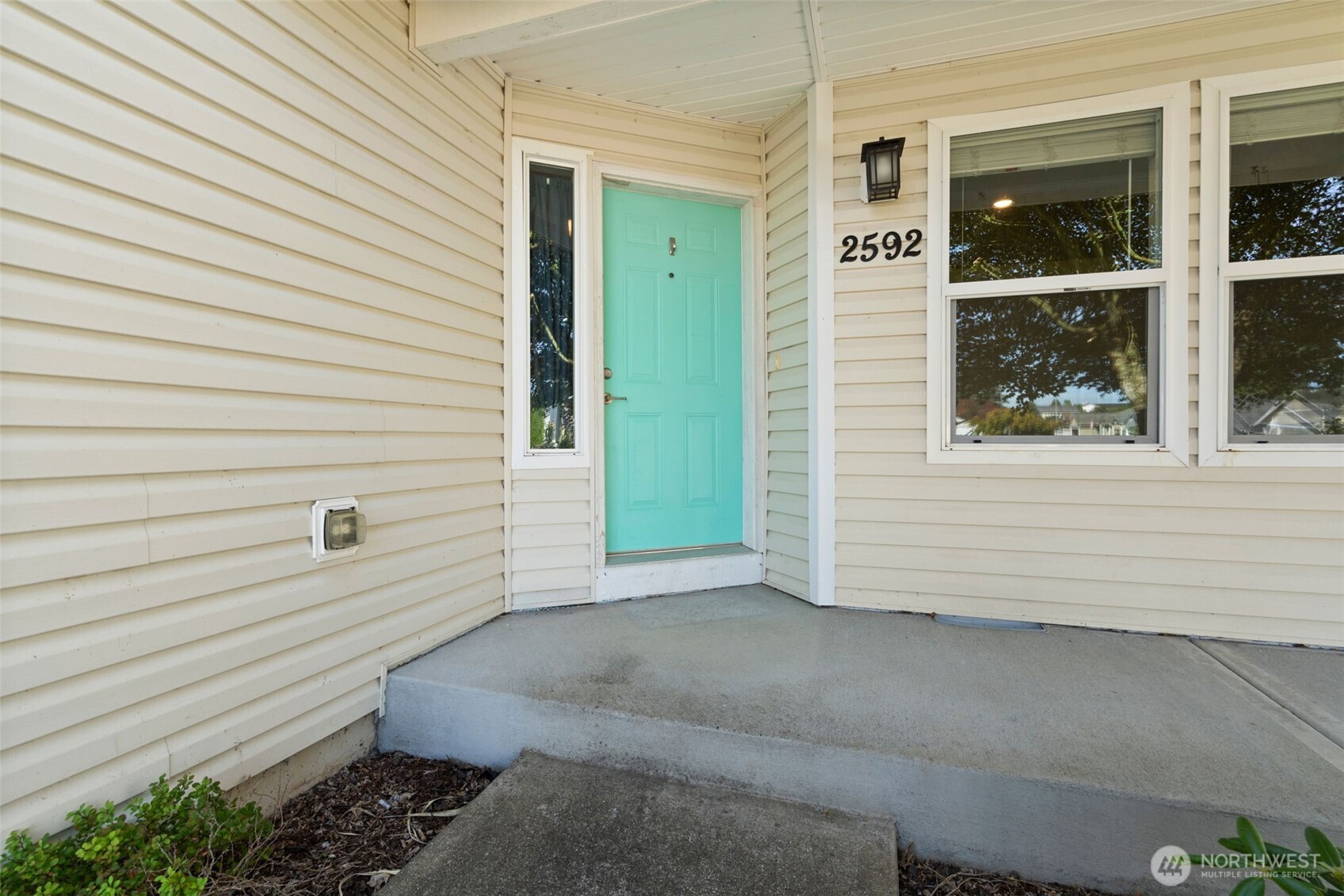2592 Kristine Court Property Photo 3